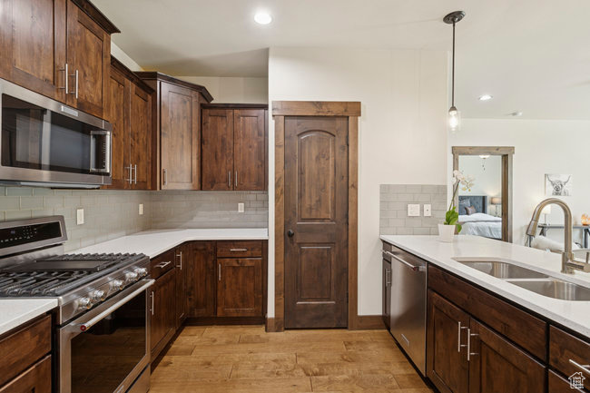 BLACK ROCK RIDGE - Residential