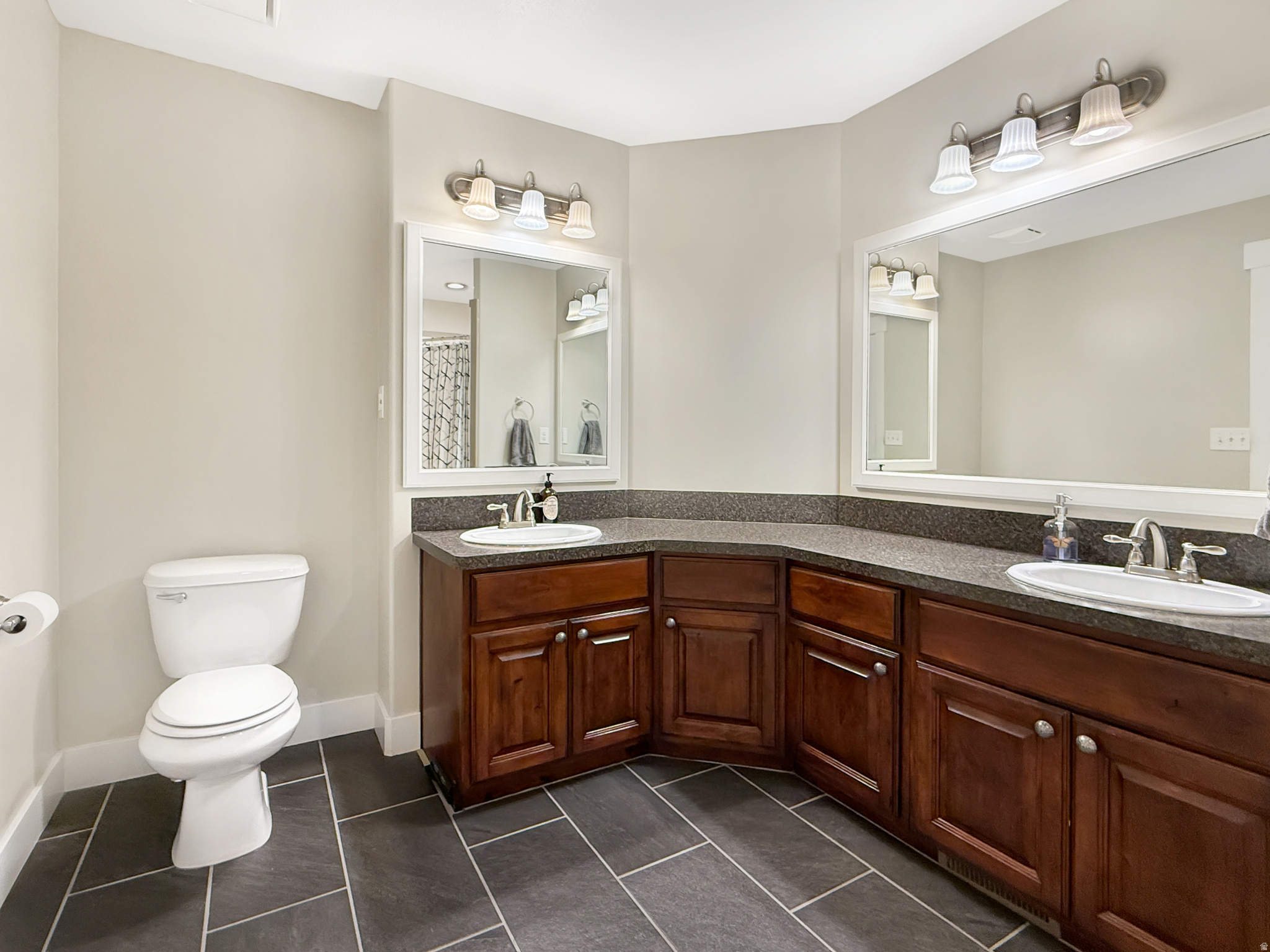 HOMES ESTATES - Residential