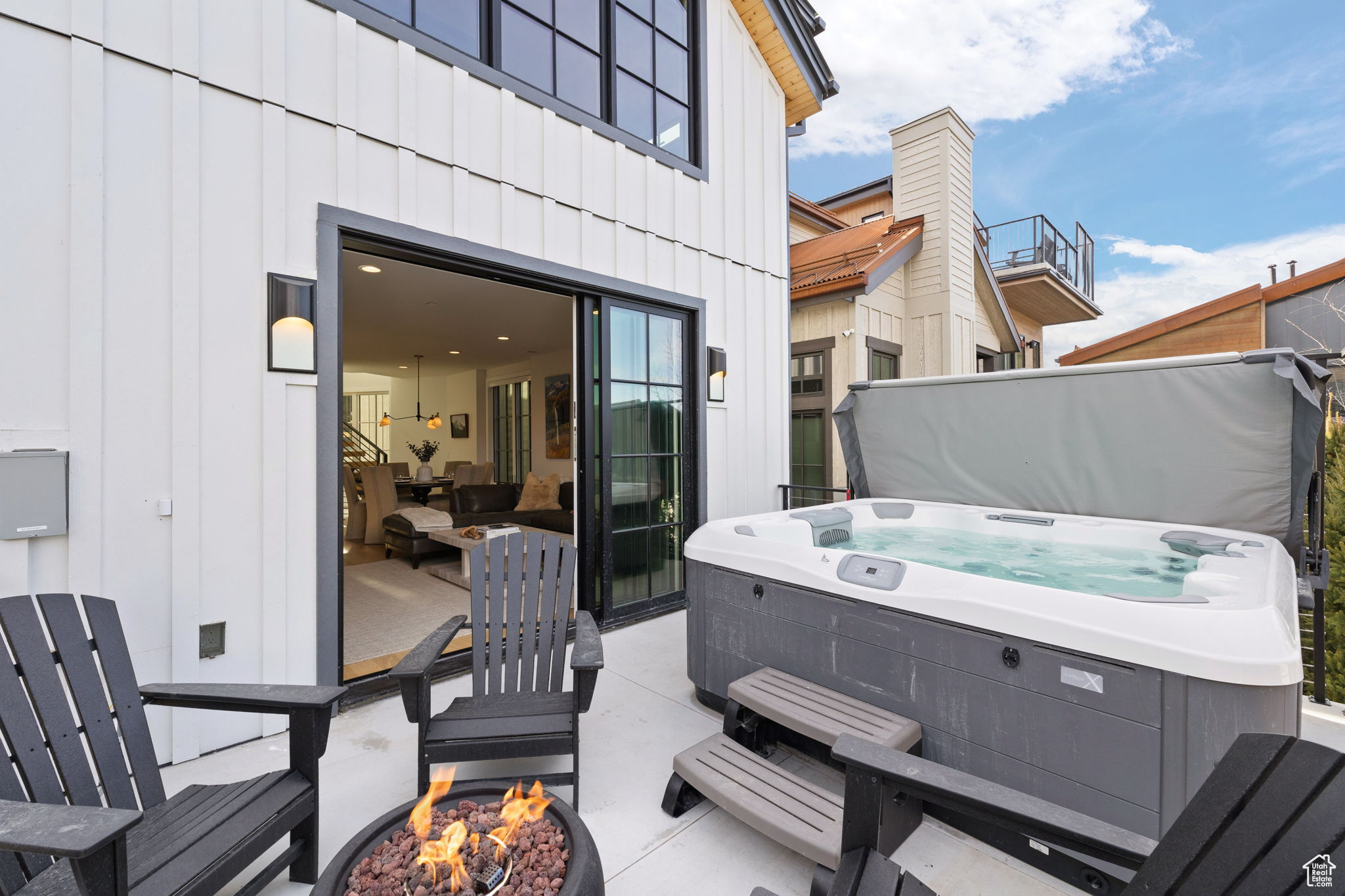 KINGS CROWN - Residential