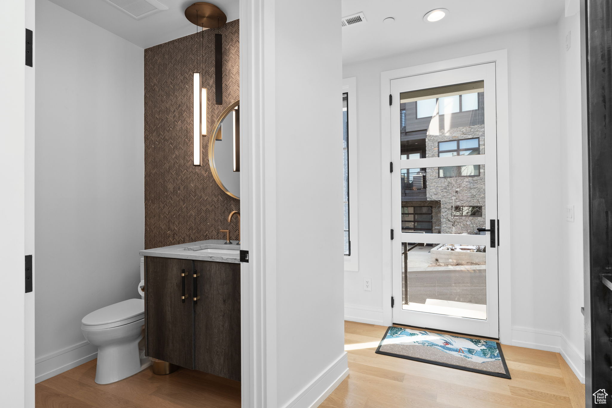 KINGS CROWN - Residential