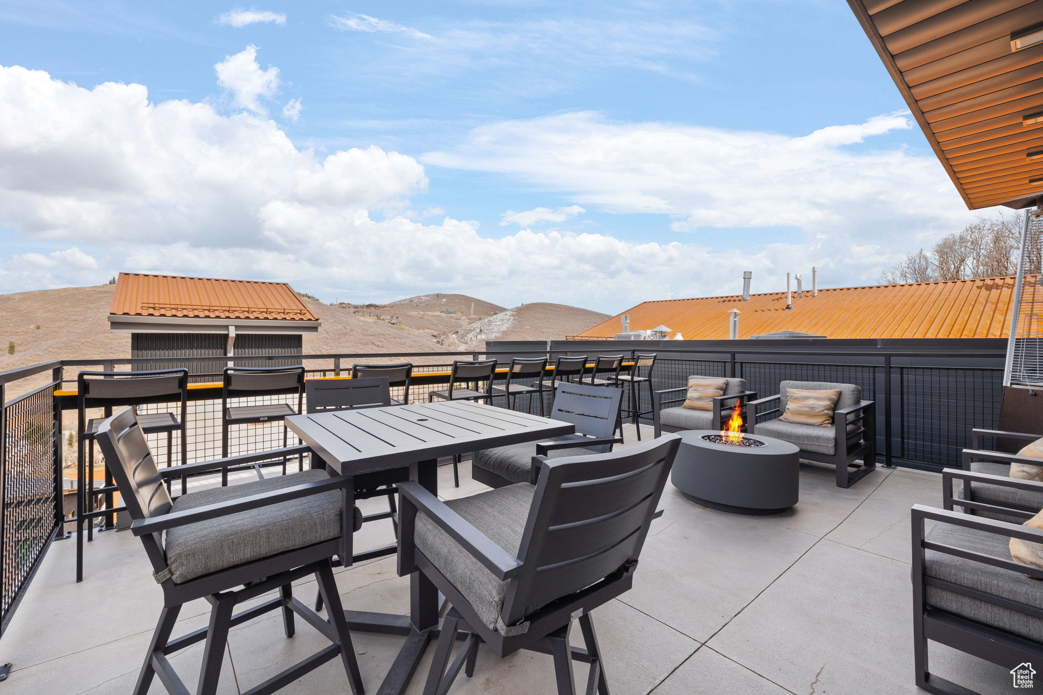 KINGS CROWN - Residential