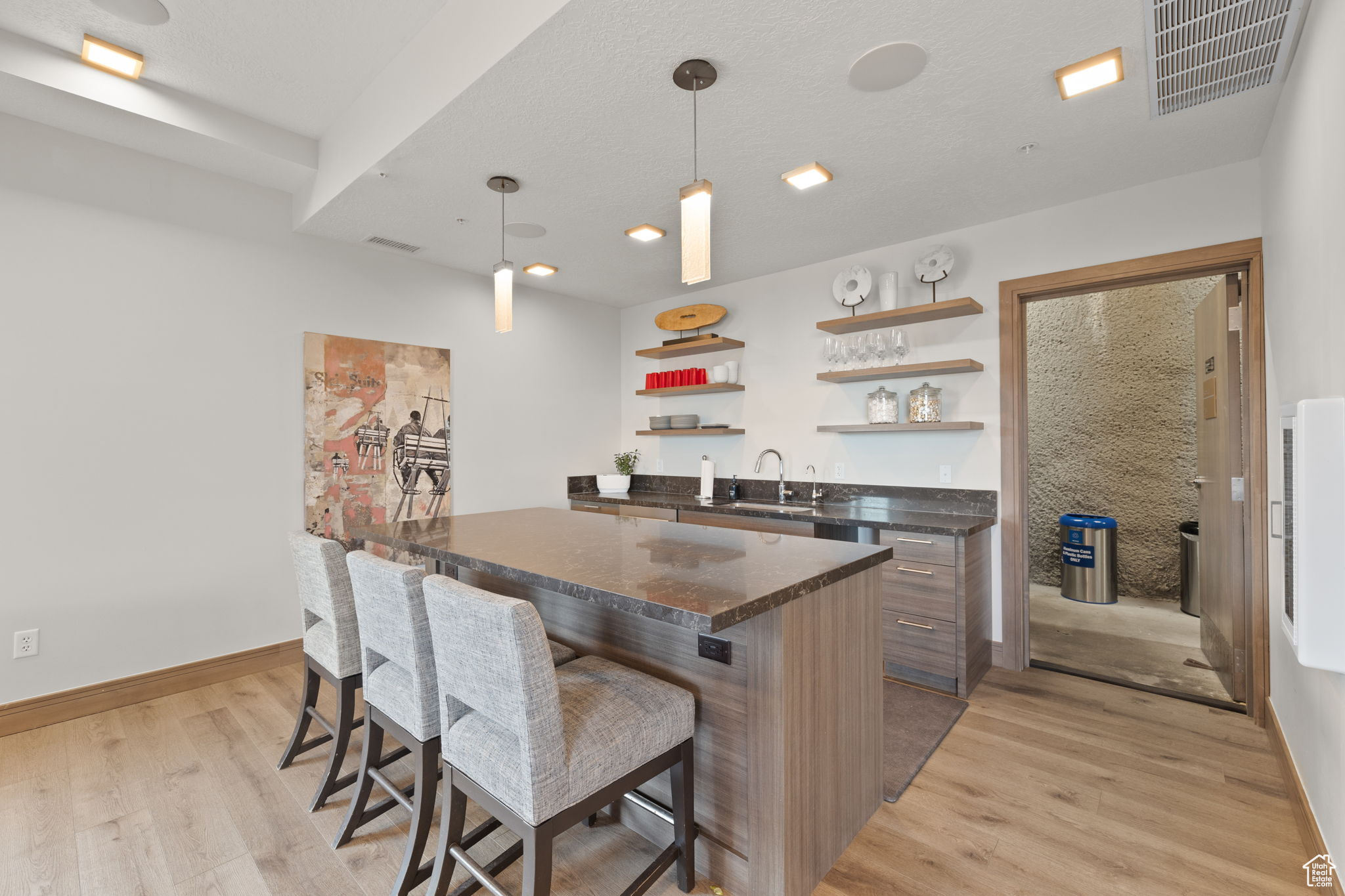 KINGS CROWN - Residential