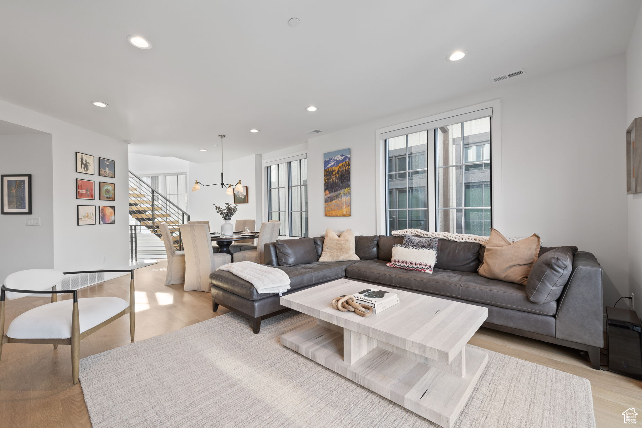 KINGS CROWN - Residential