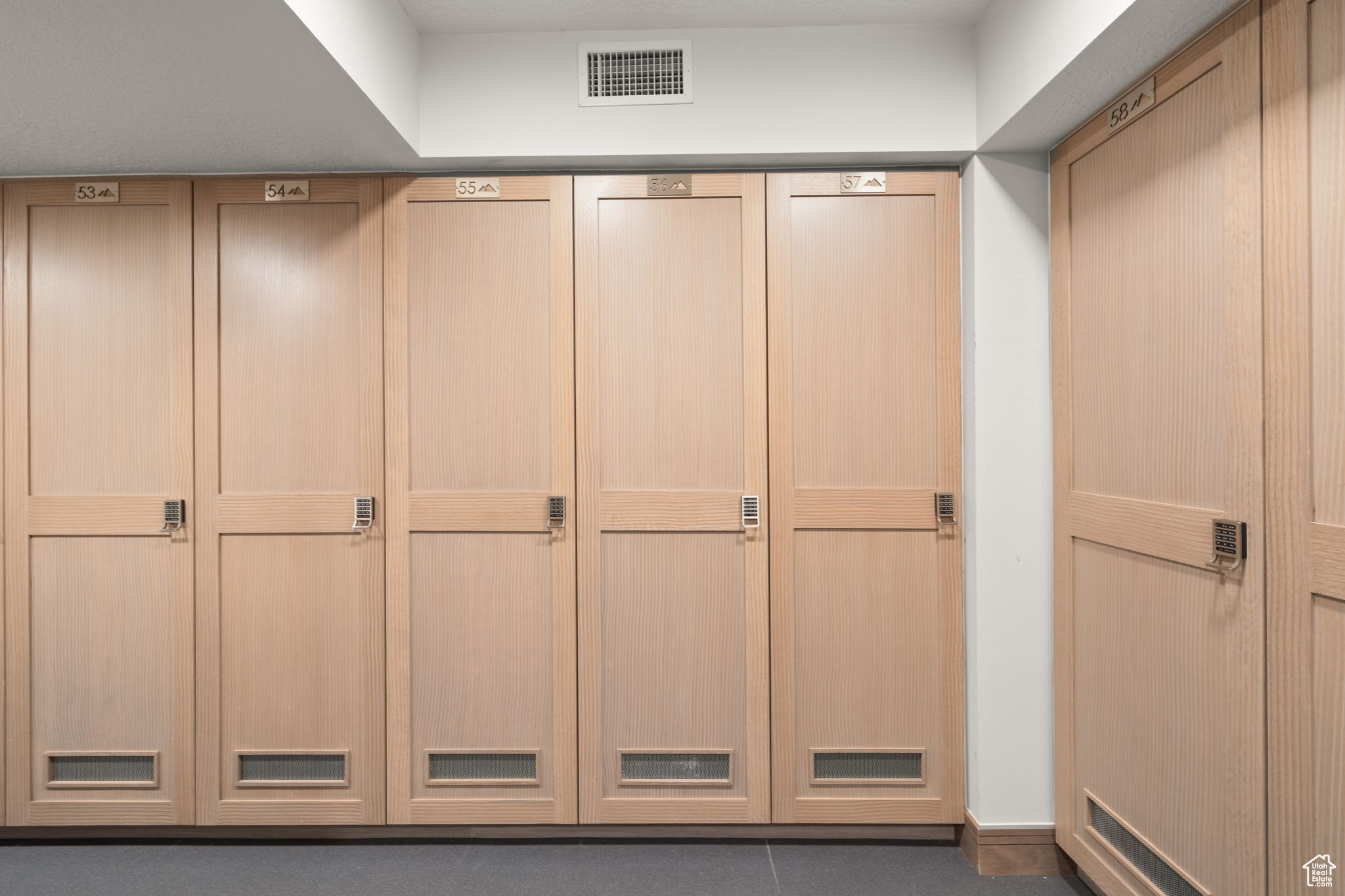 KINGS CROWN - Residential