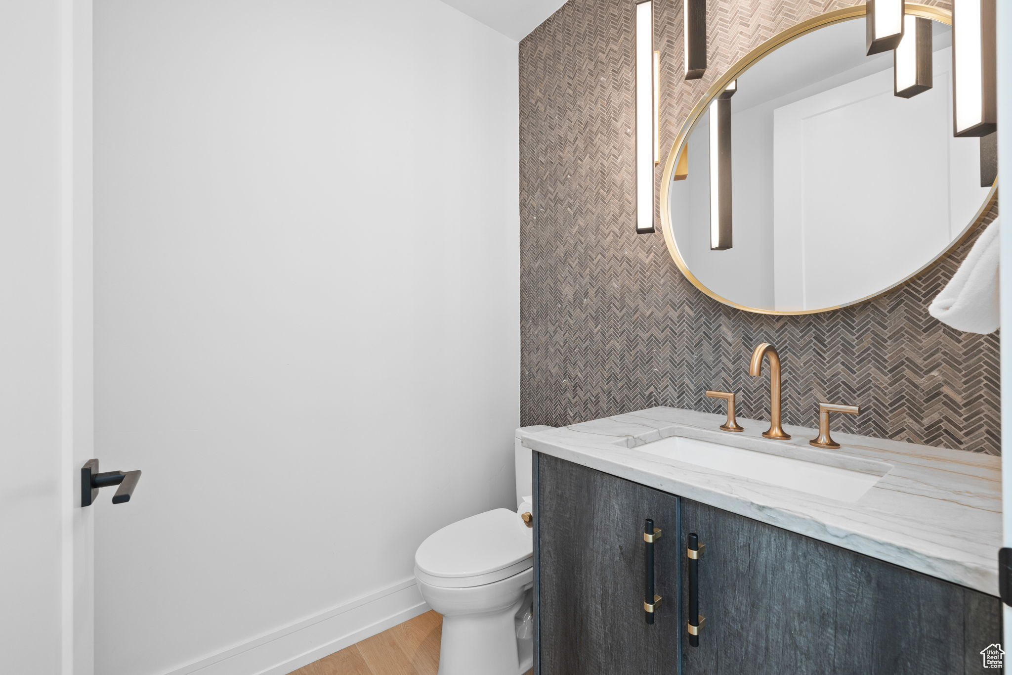 KINGS CROWN - Residential