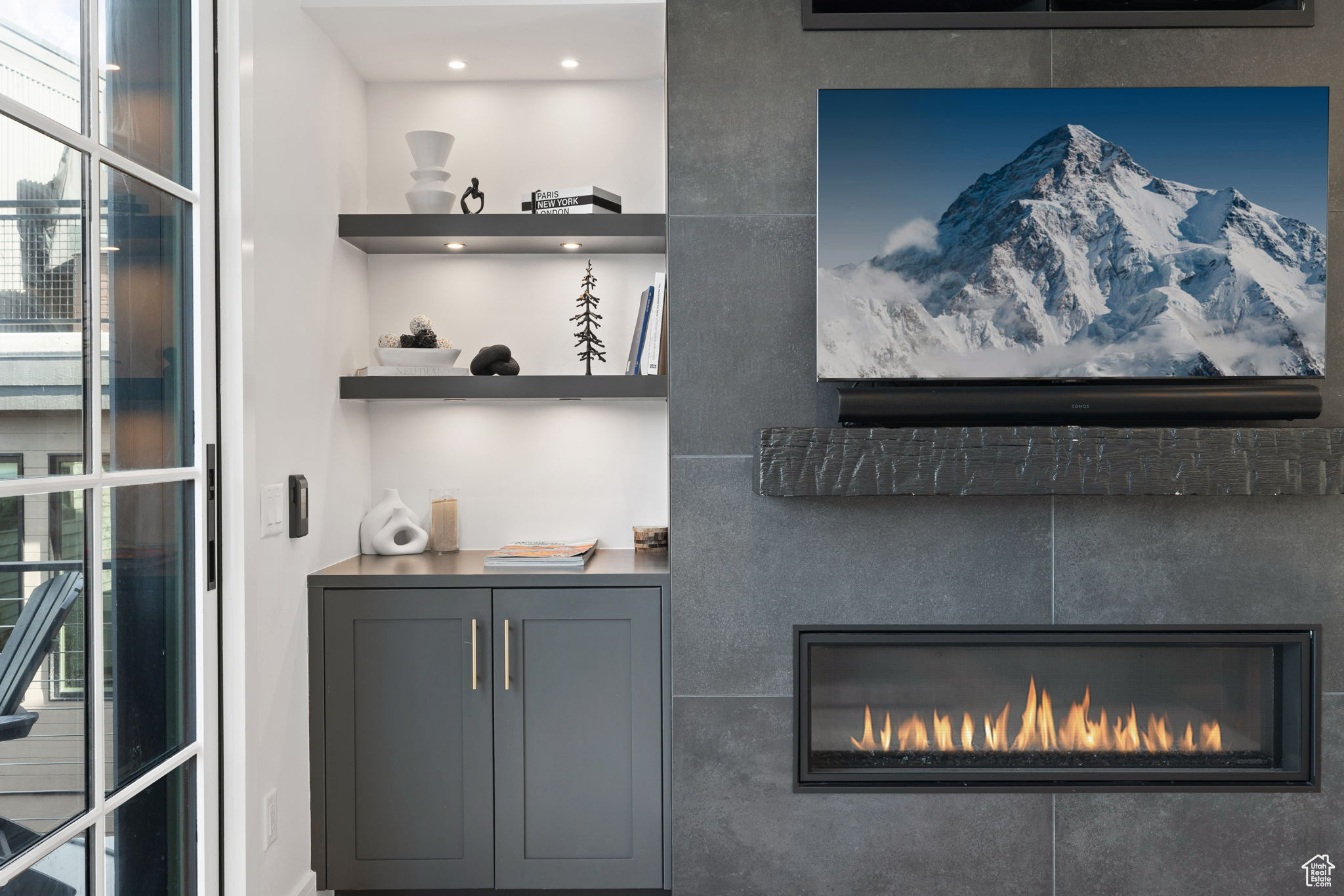 KINGS CROWN - Residential