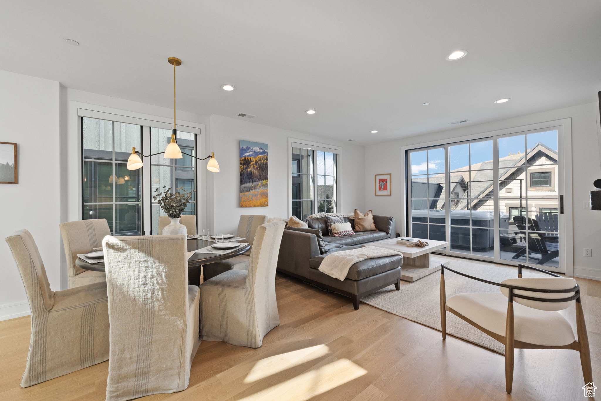 KINGS CROWN - Residential