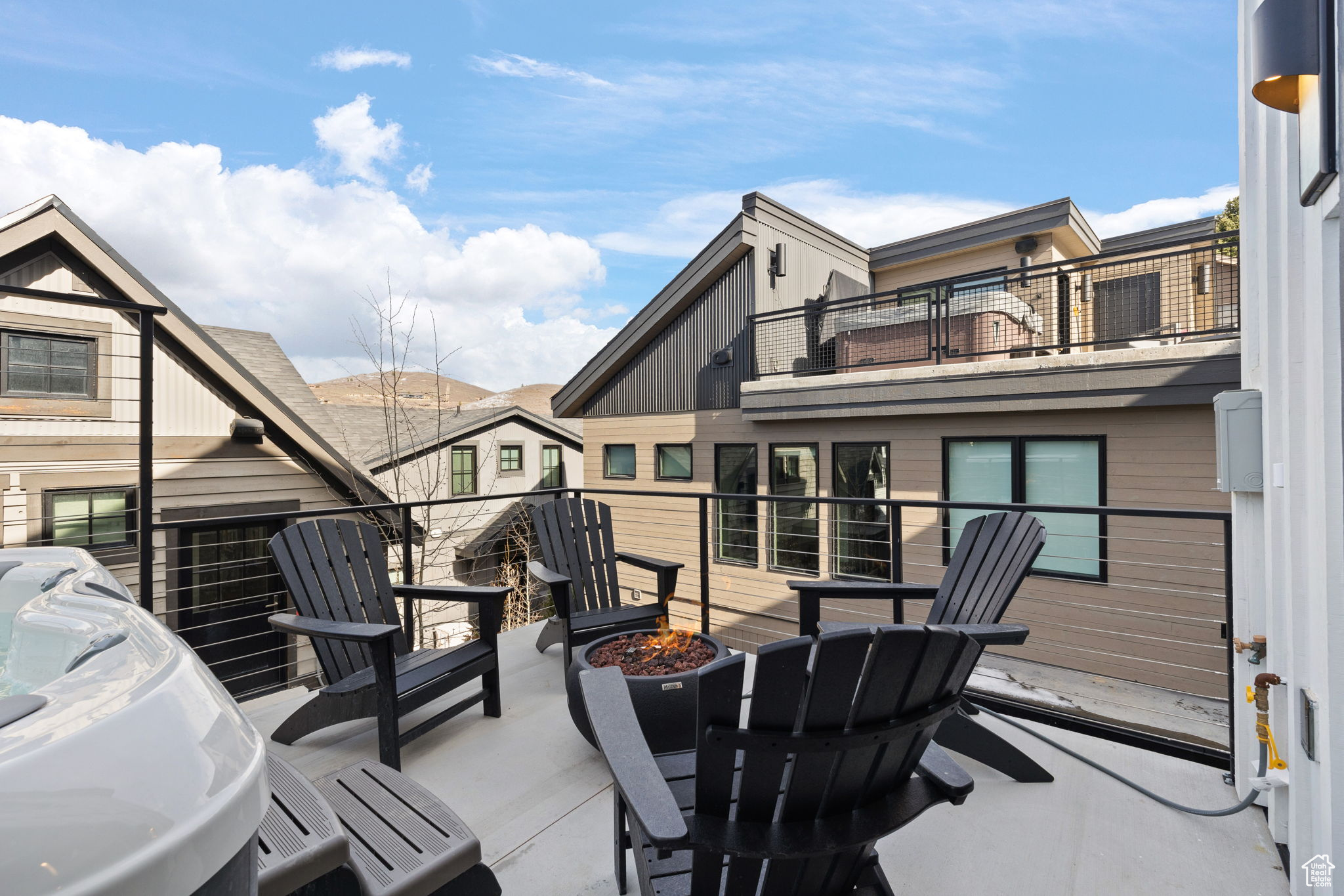 KINGS CROWN - Residential