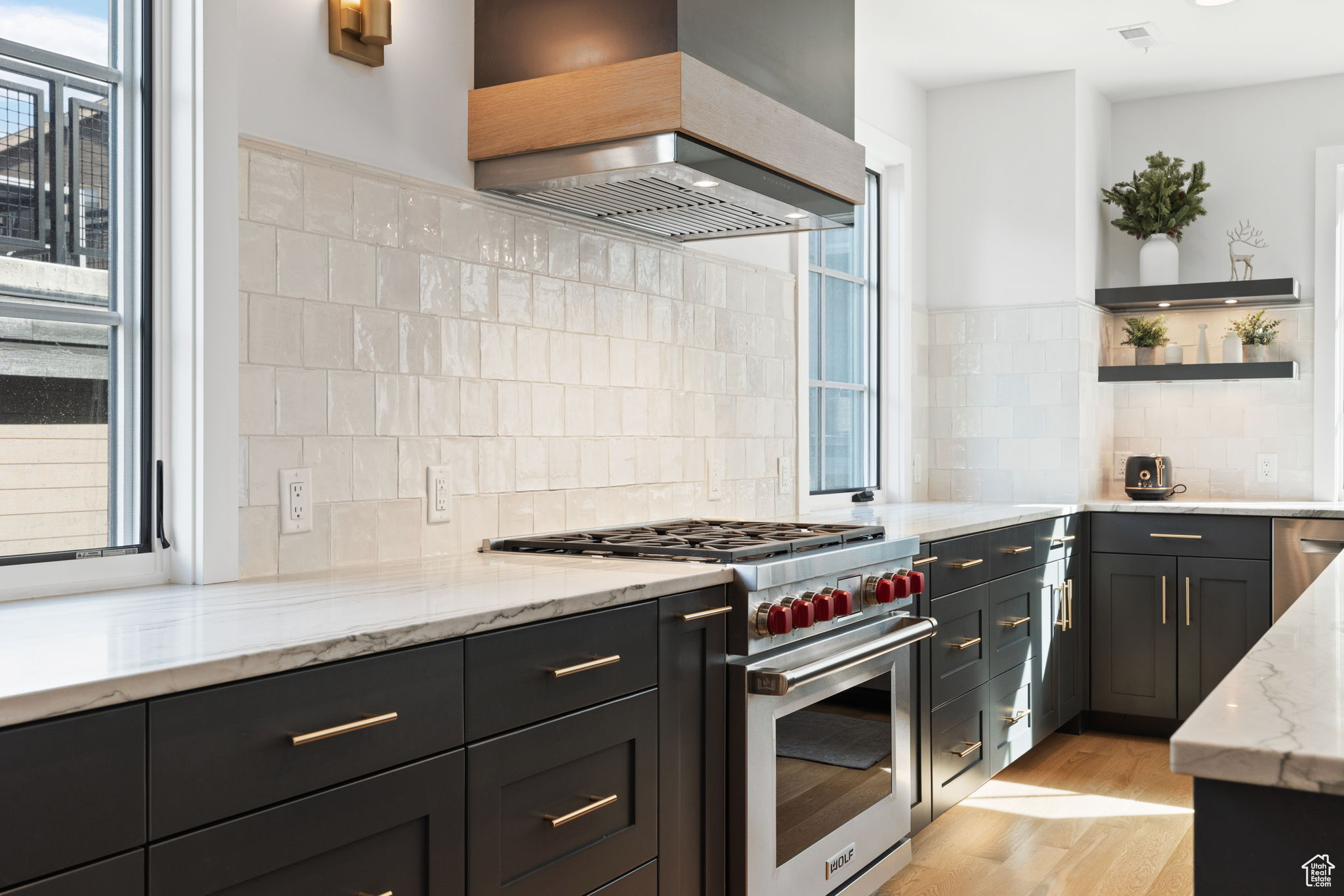 KINGS CROWN - Residential