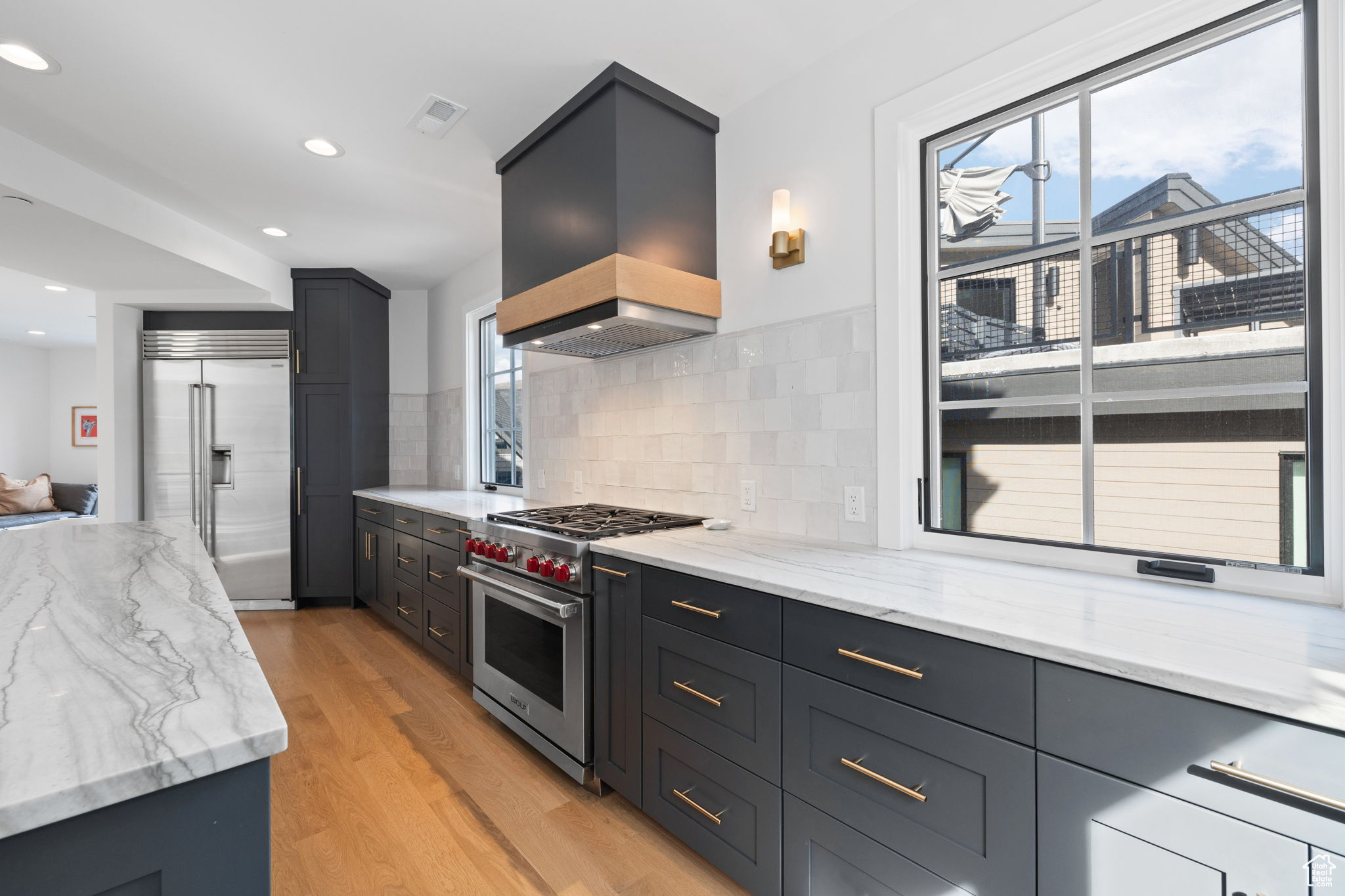 KINGS CROWN - Residential