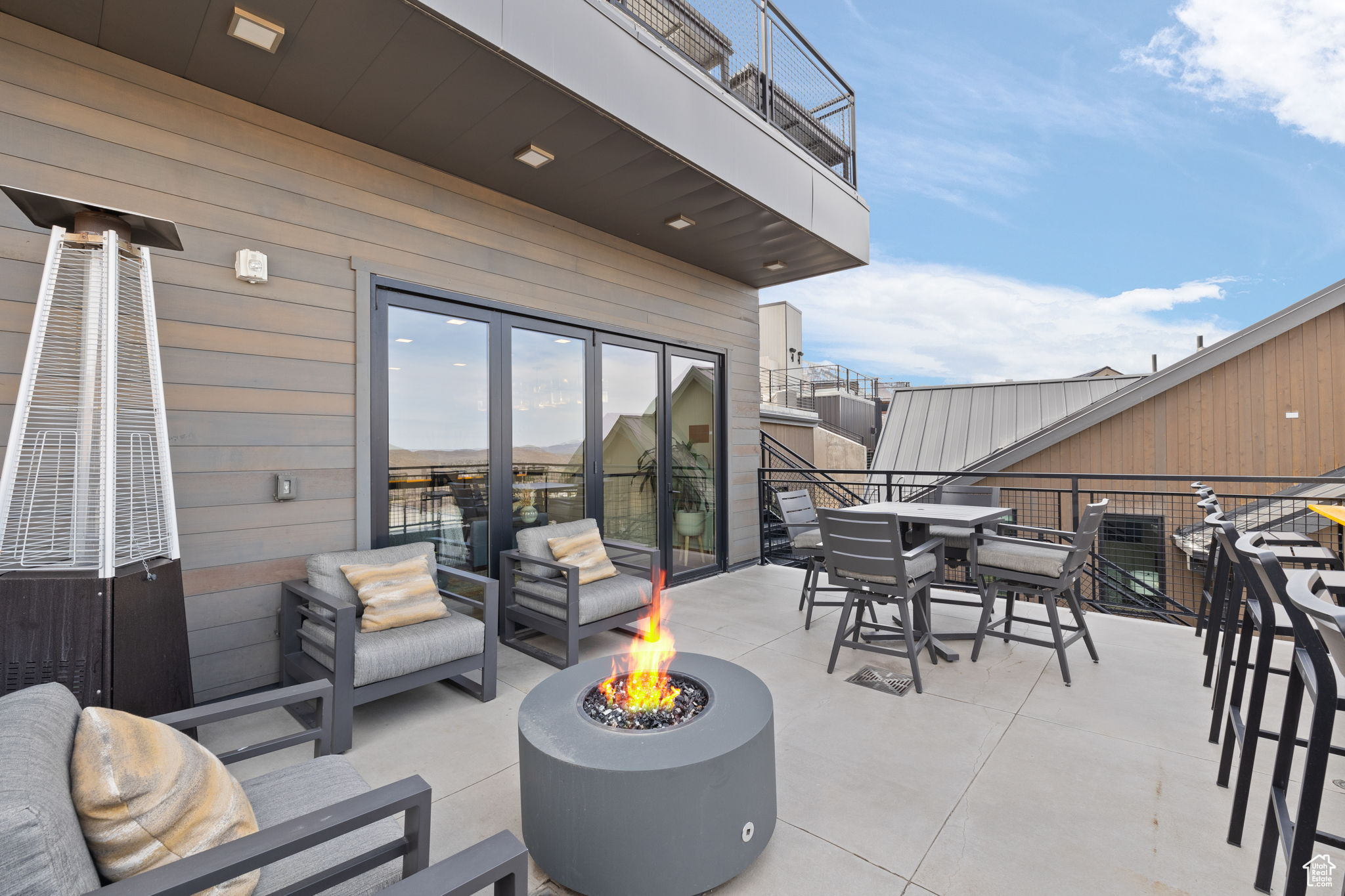 KINGS CROWN - Residential