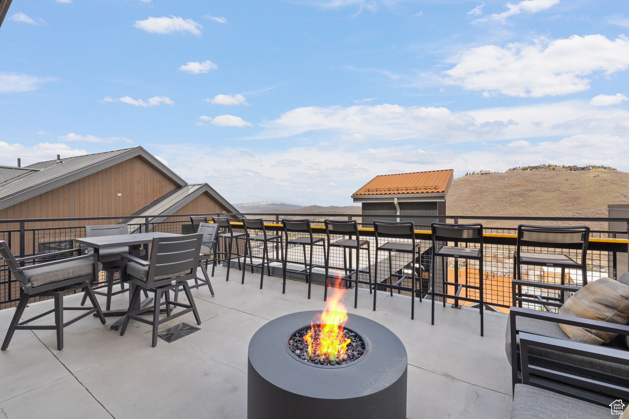 KINGS CROWN - Residential