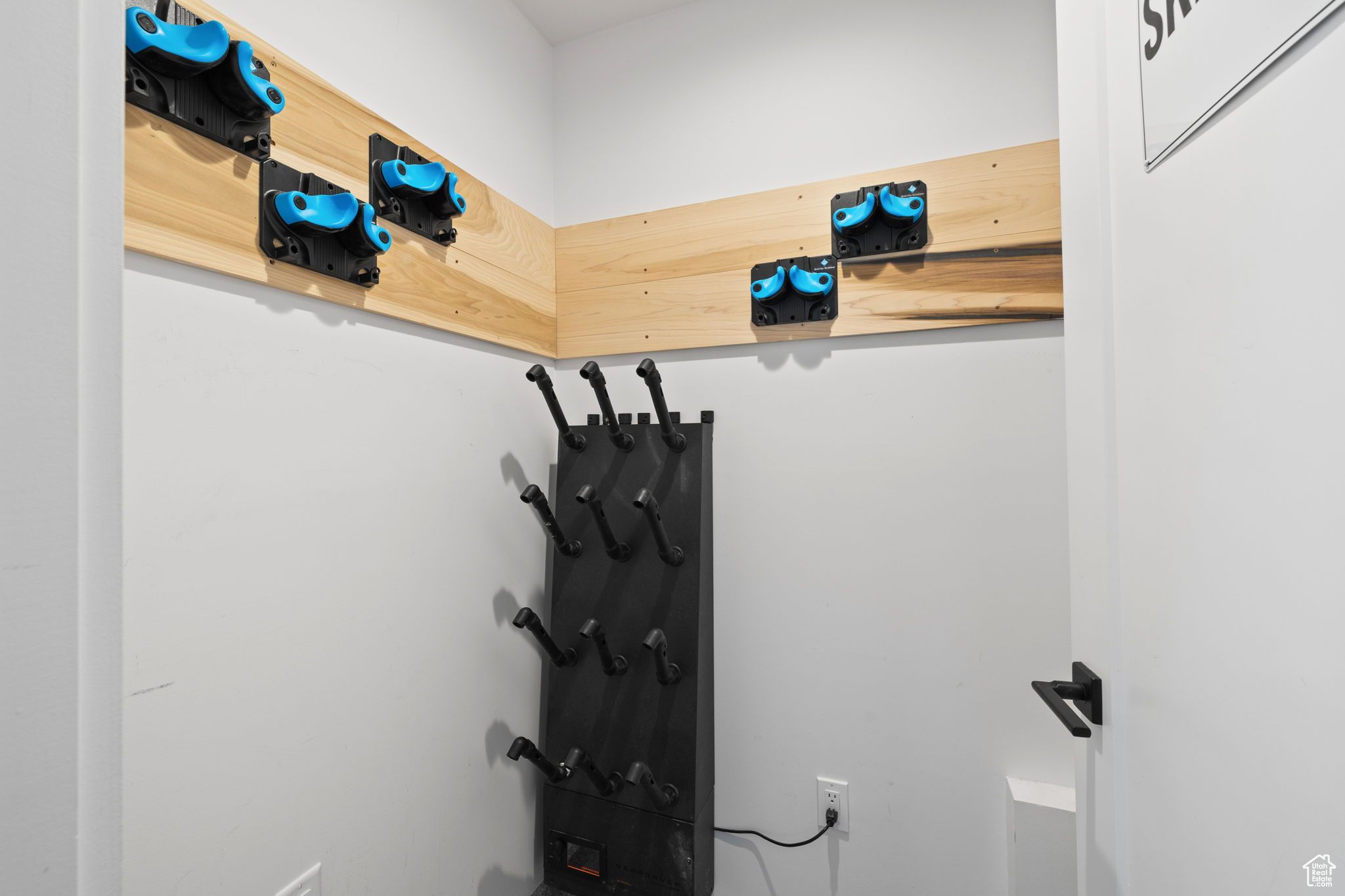 KINGS CROWN - Residential