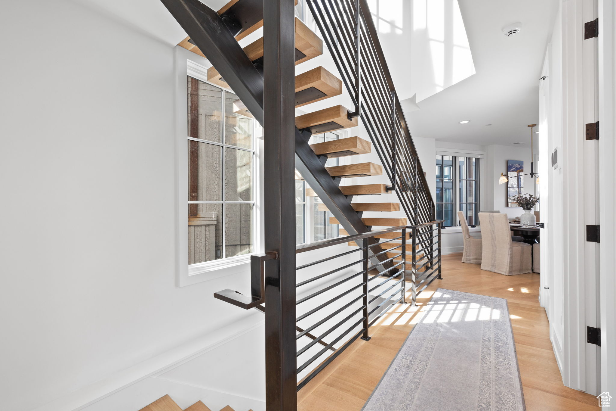 KINGS CROWN - Residential