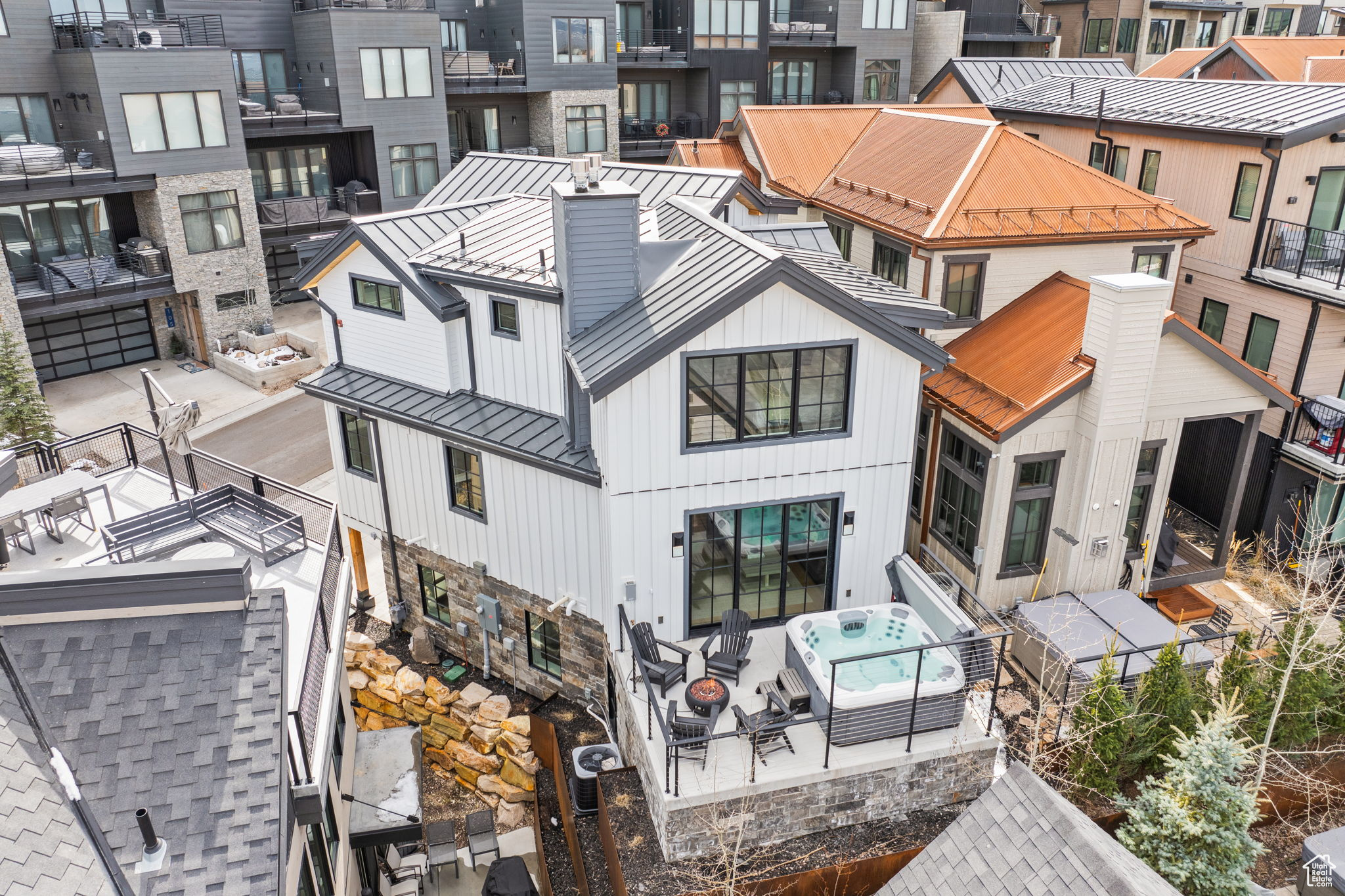 KINGS CROWN - Residential