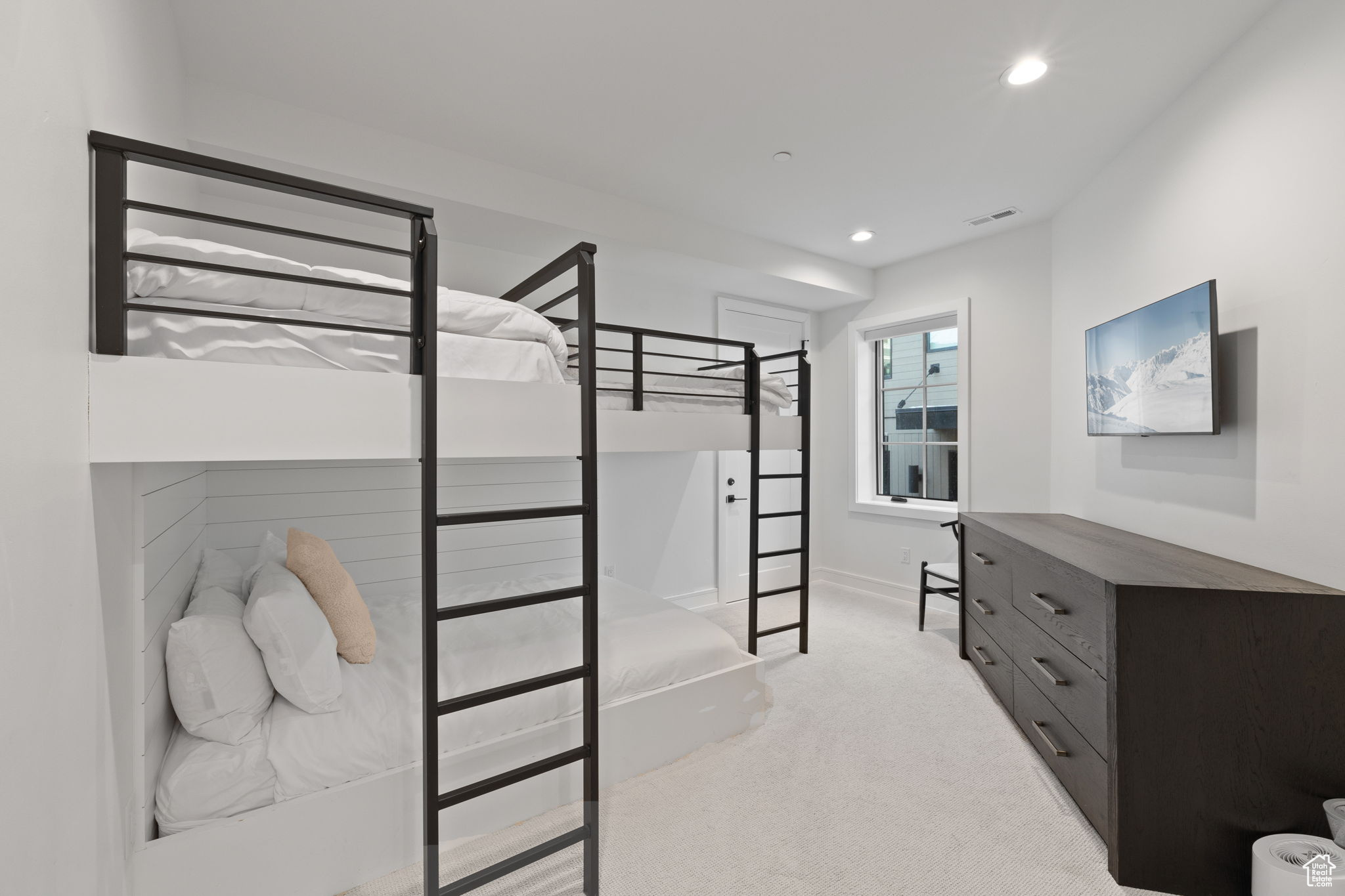 KINGS CROWN - Residential