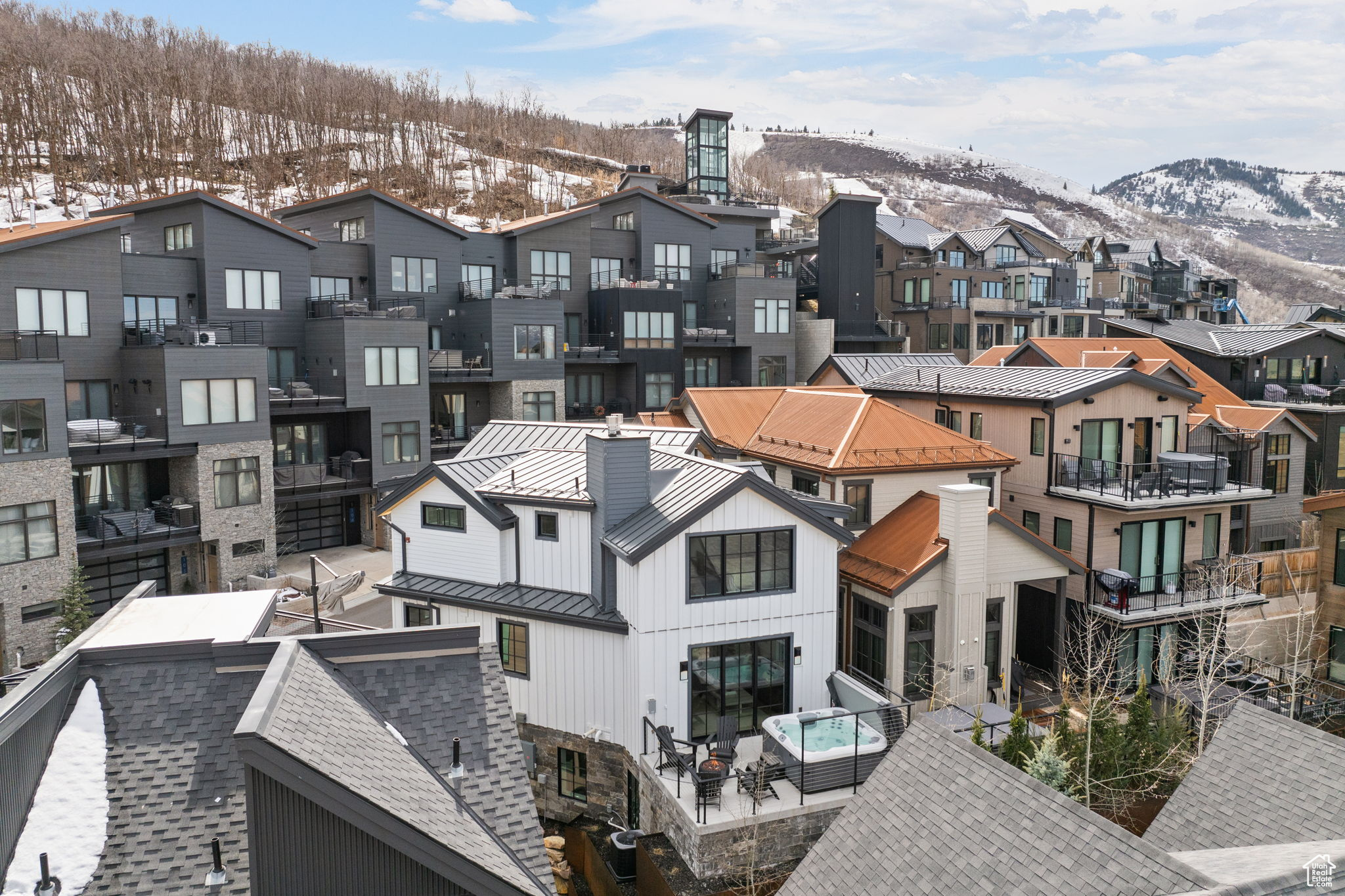 KINGS CROWN - Residential