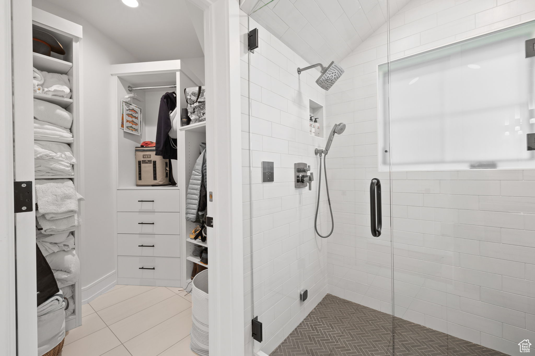 KINGS CROWN - Residential