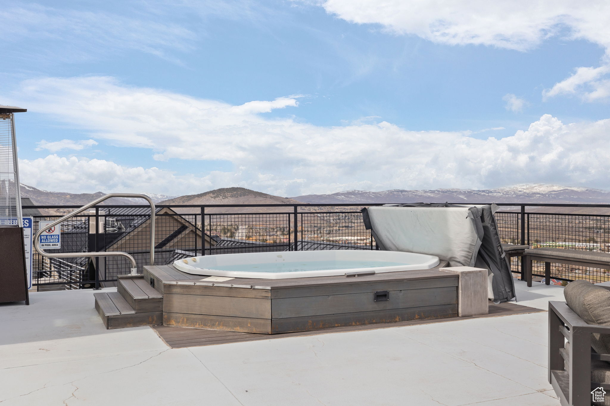 KINGS CROWN - Residential