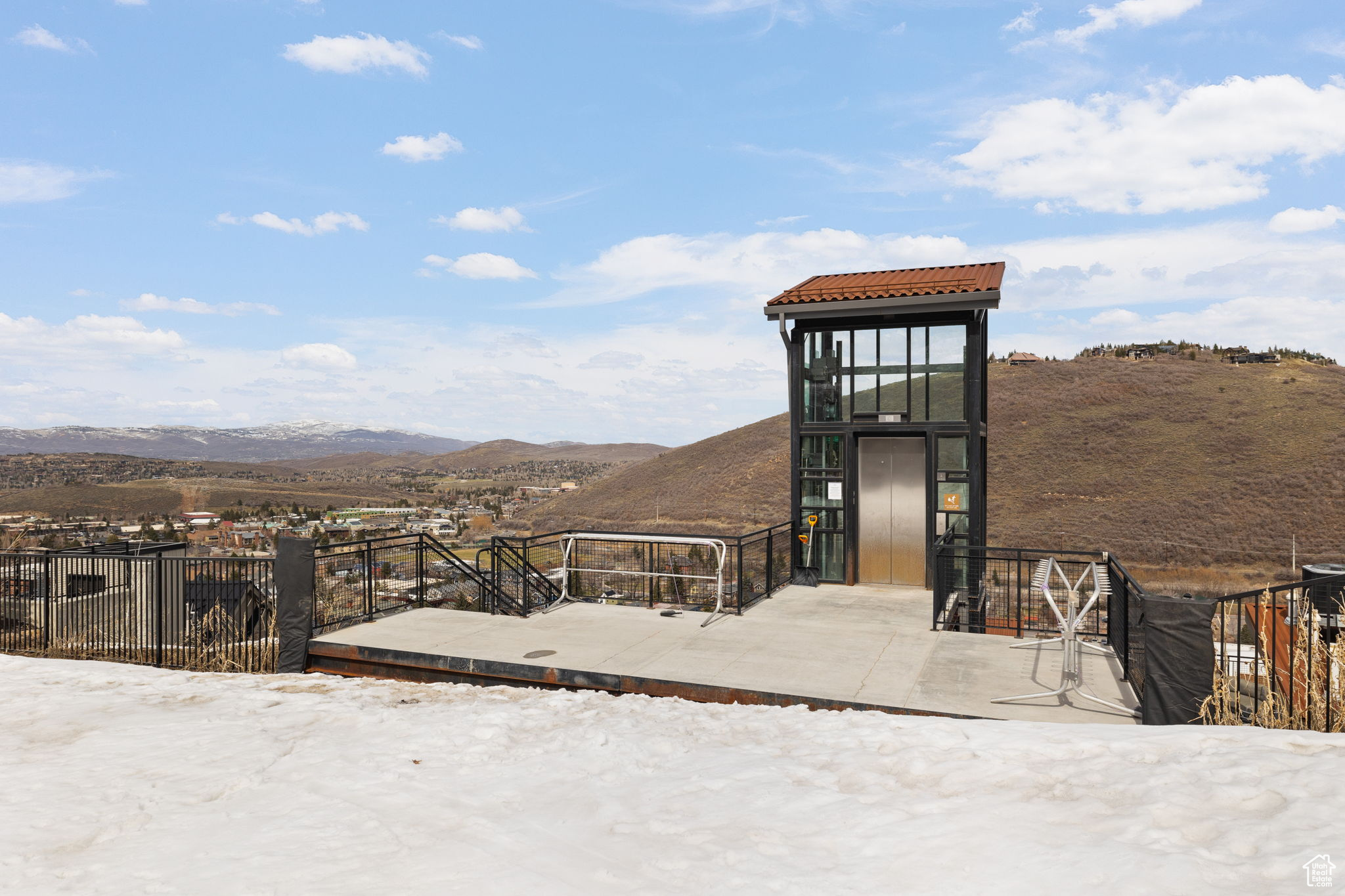 KINGS CROWN - Residential