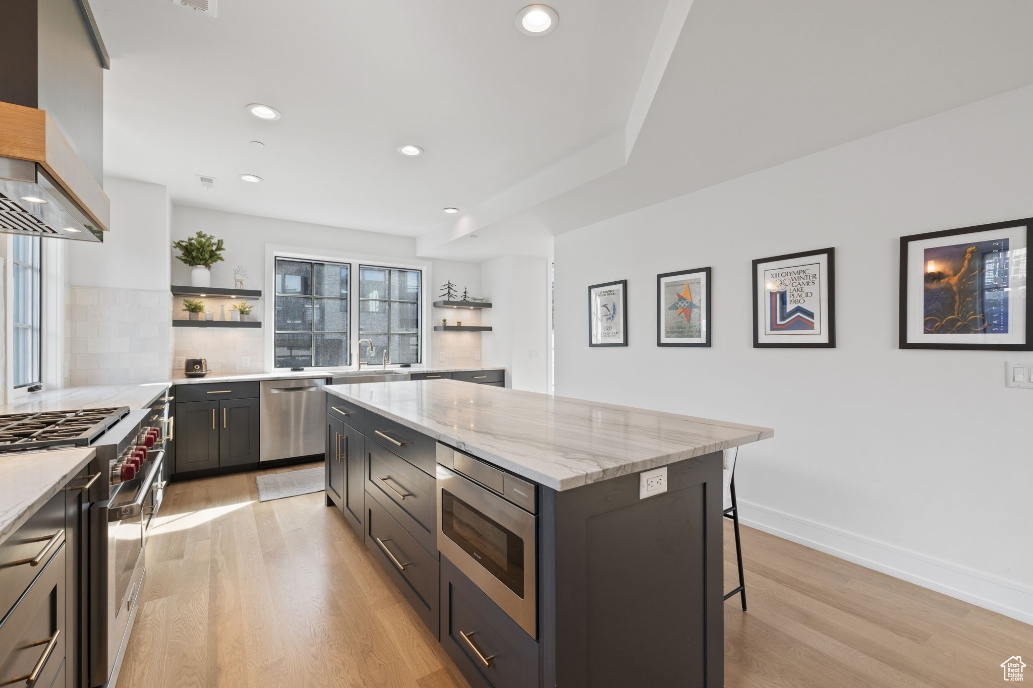 KINGS CROWN - Residential