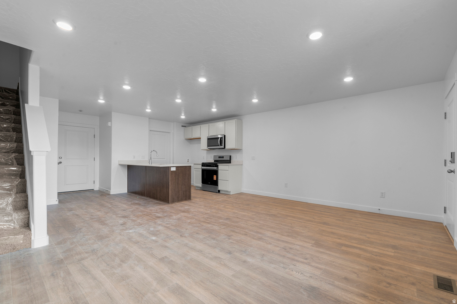 INVERNESS BY D.R. HORTON - Residential