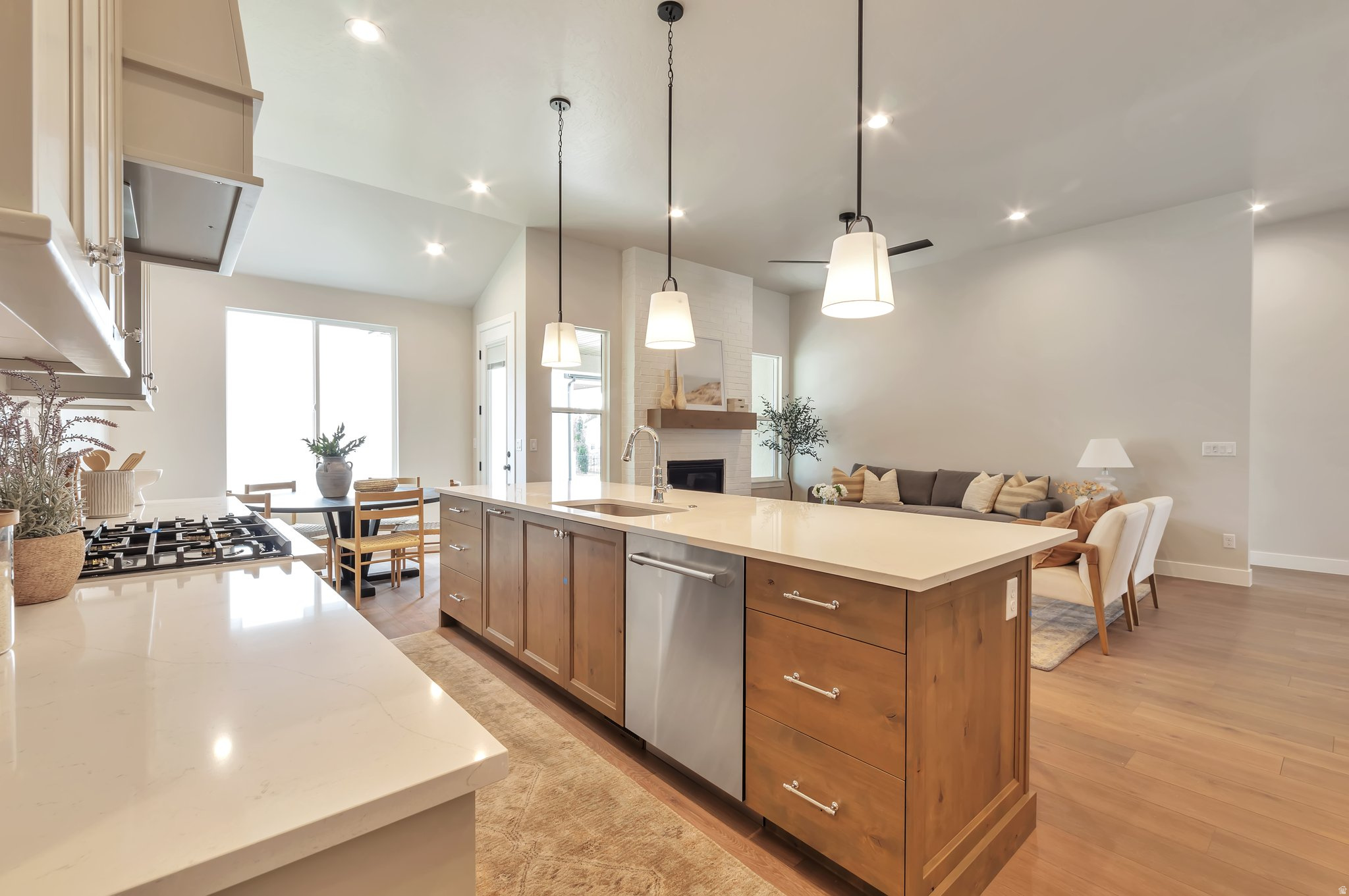 SUMMERHILL LANE - Residential