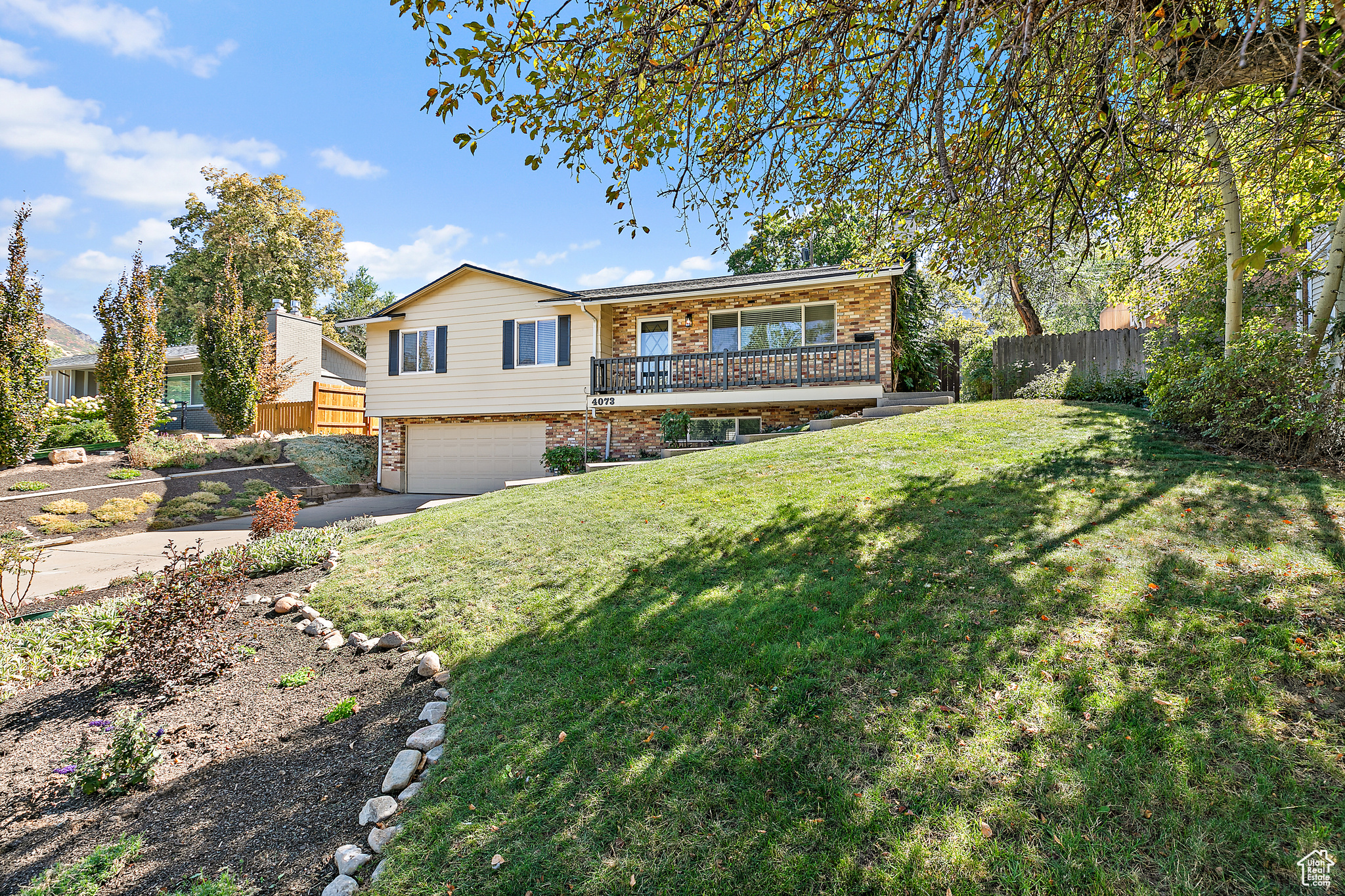 ROBIN MANOR - Residential