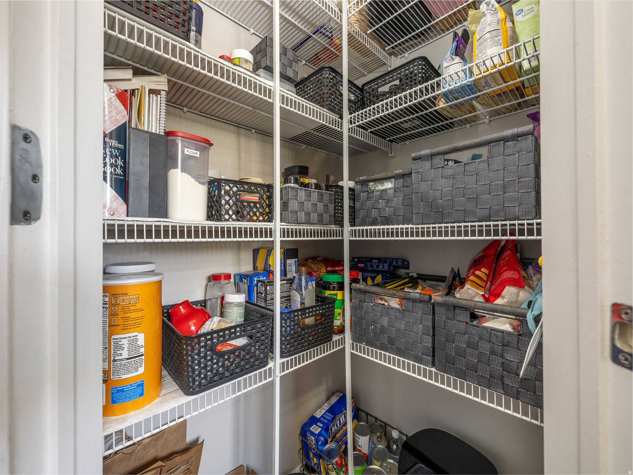 TOWNHOMES AT CAMELOT - Residential