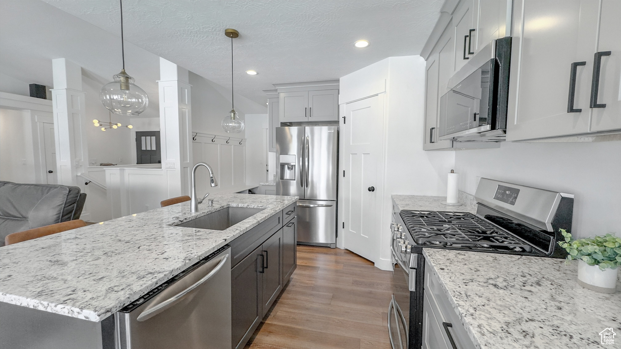 EAGLE POINT - Residential