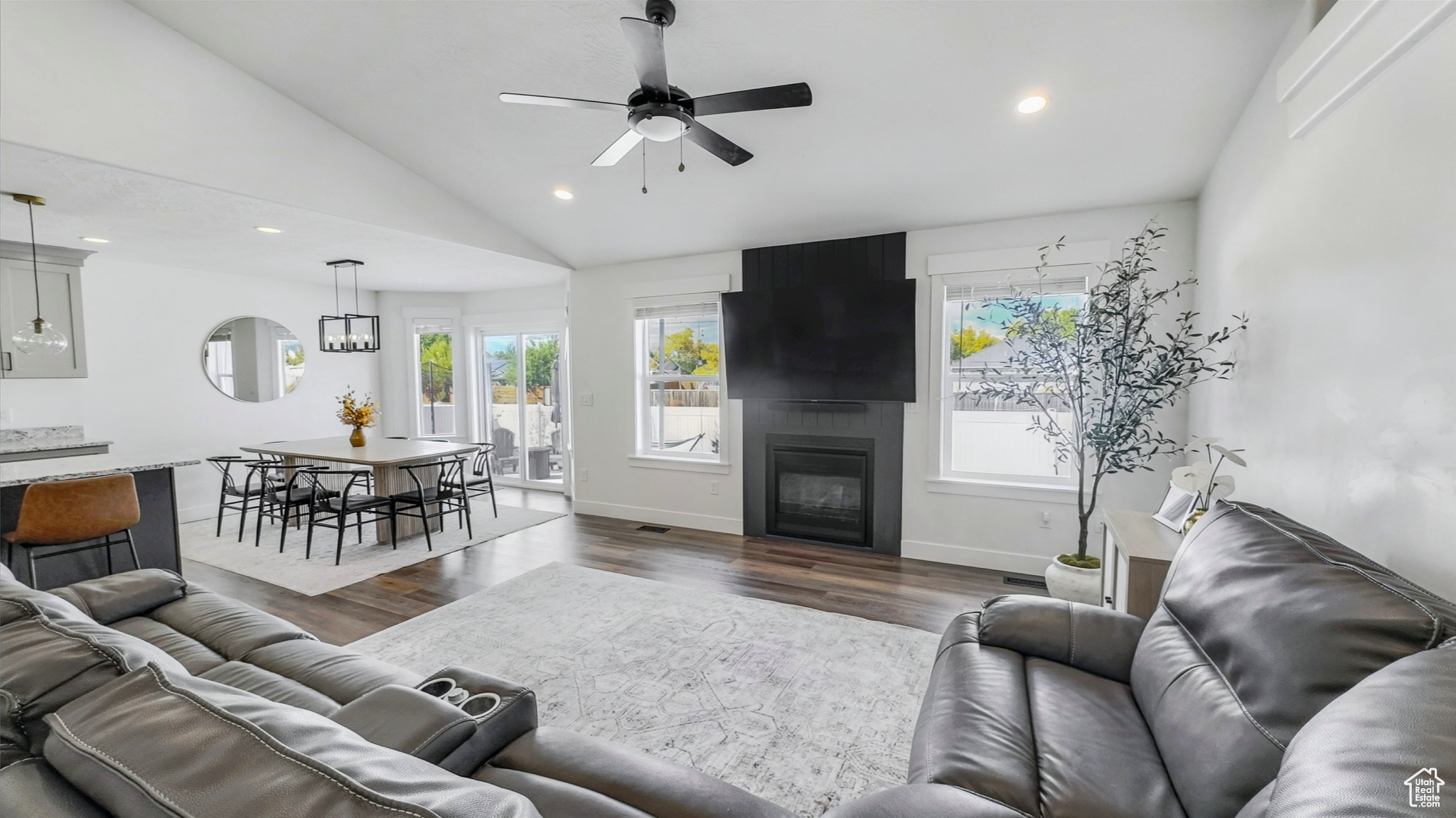 EAGLE POINT - Residential