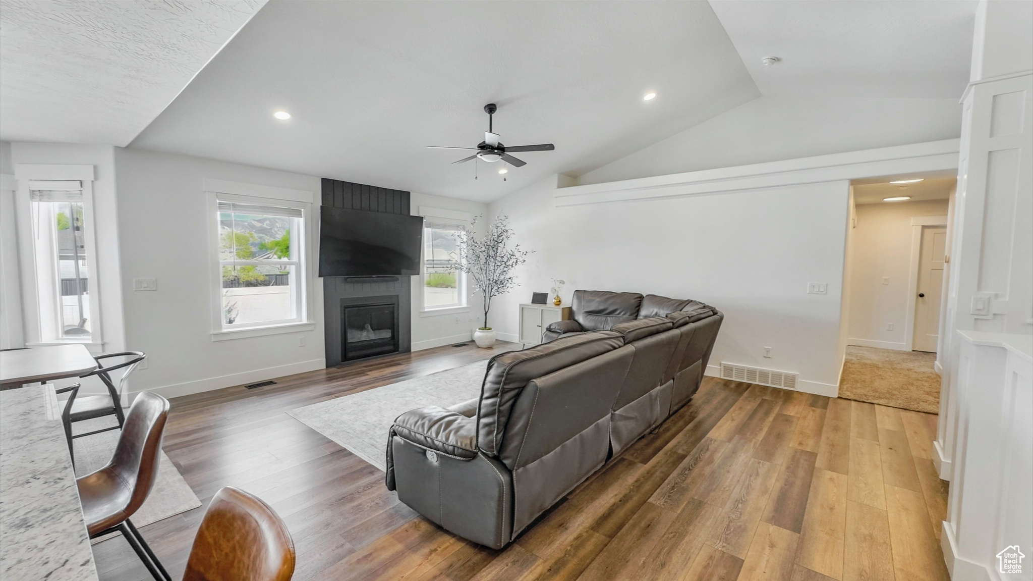 EAGLE POINT - Residential