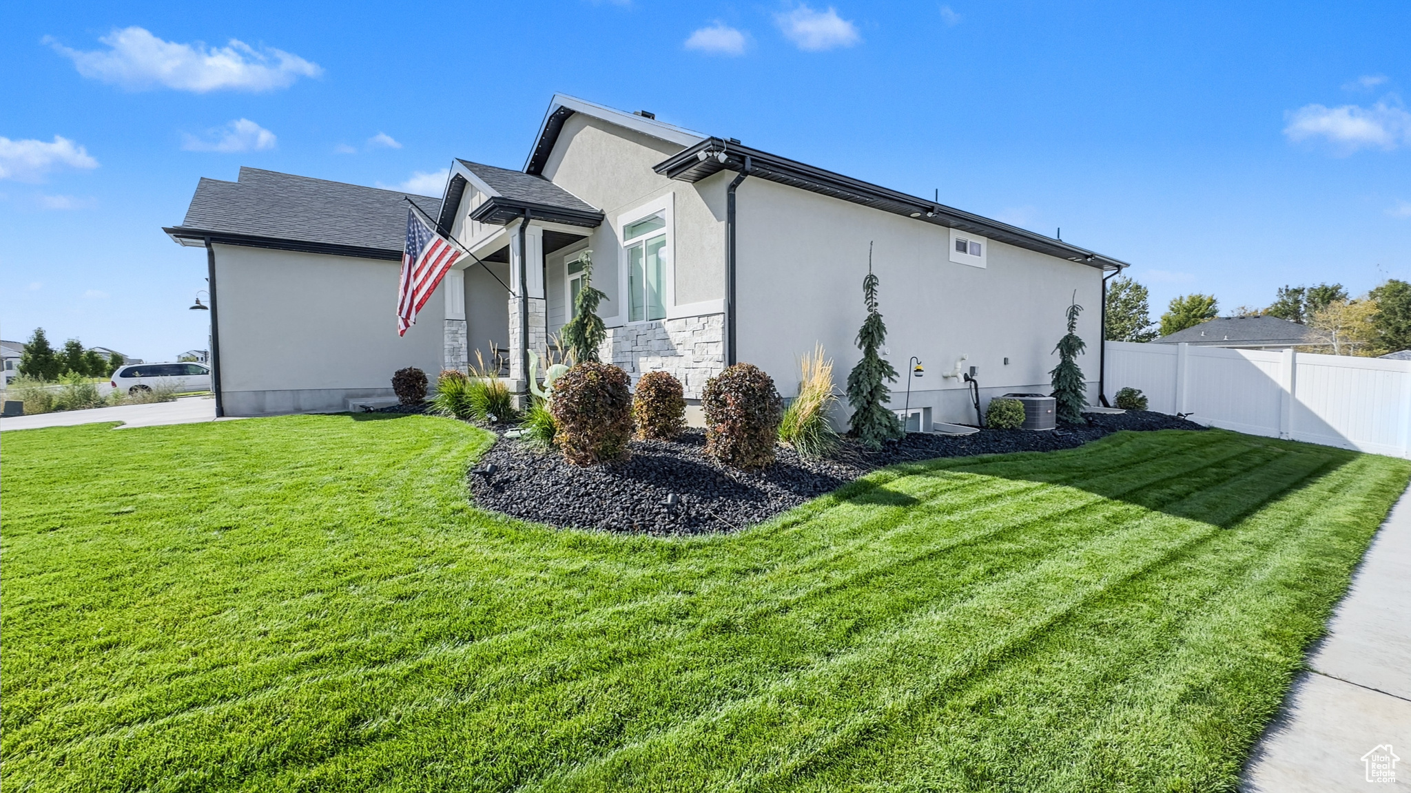 EAGLE POINT - Residential