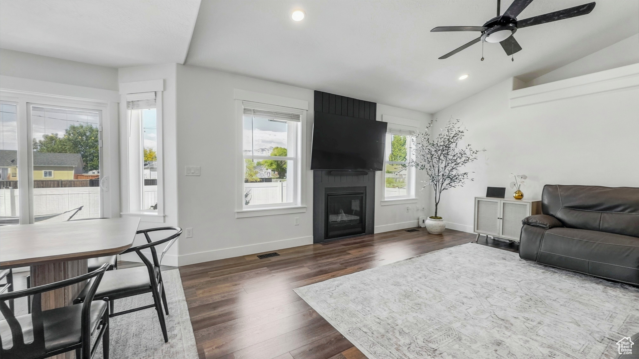 EAGLE POINT - Residential