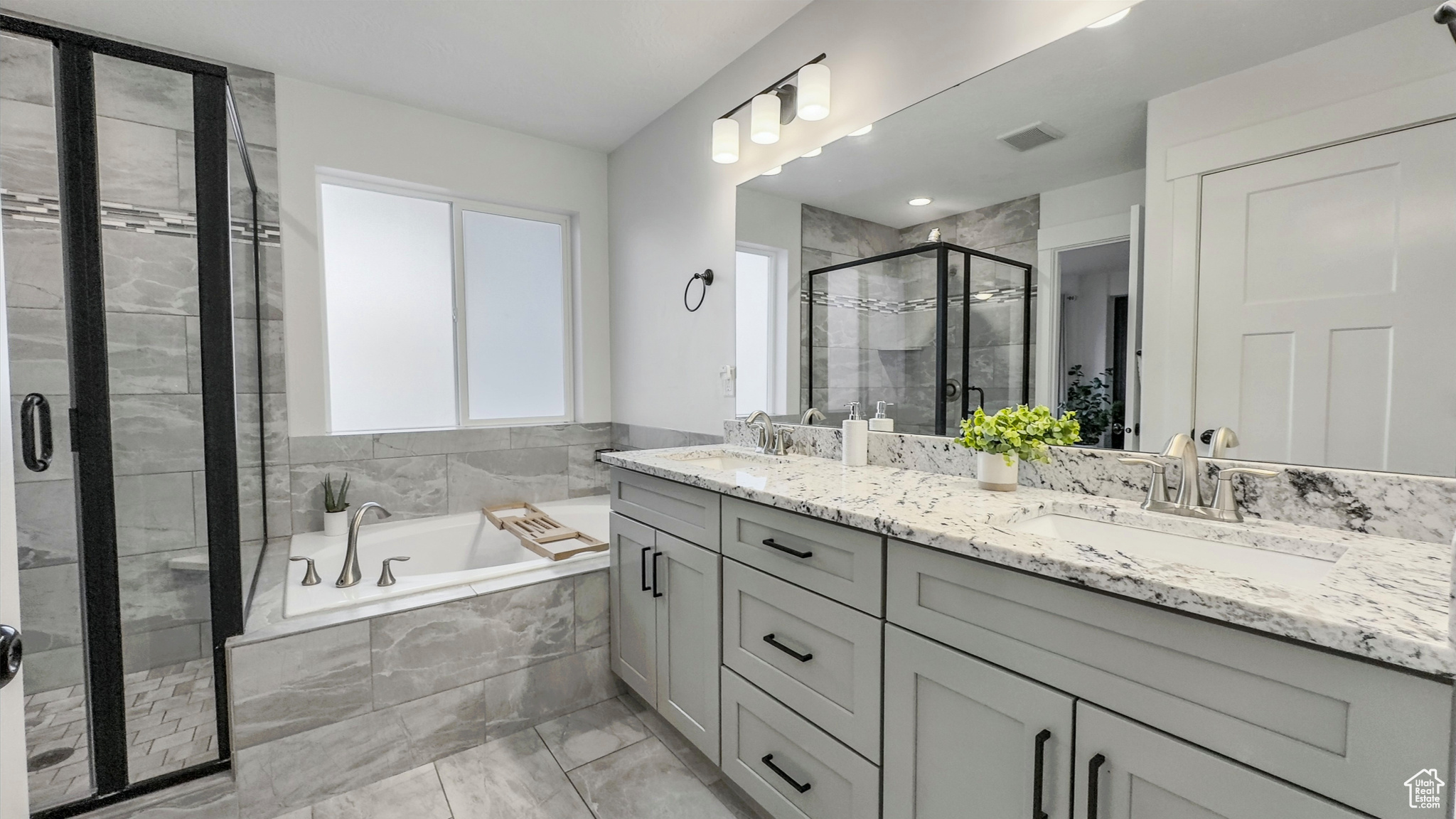 EAGLE POINT - Residential