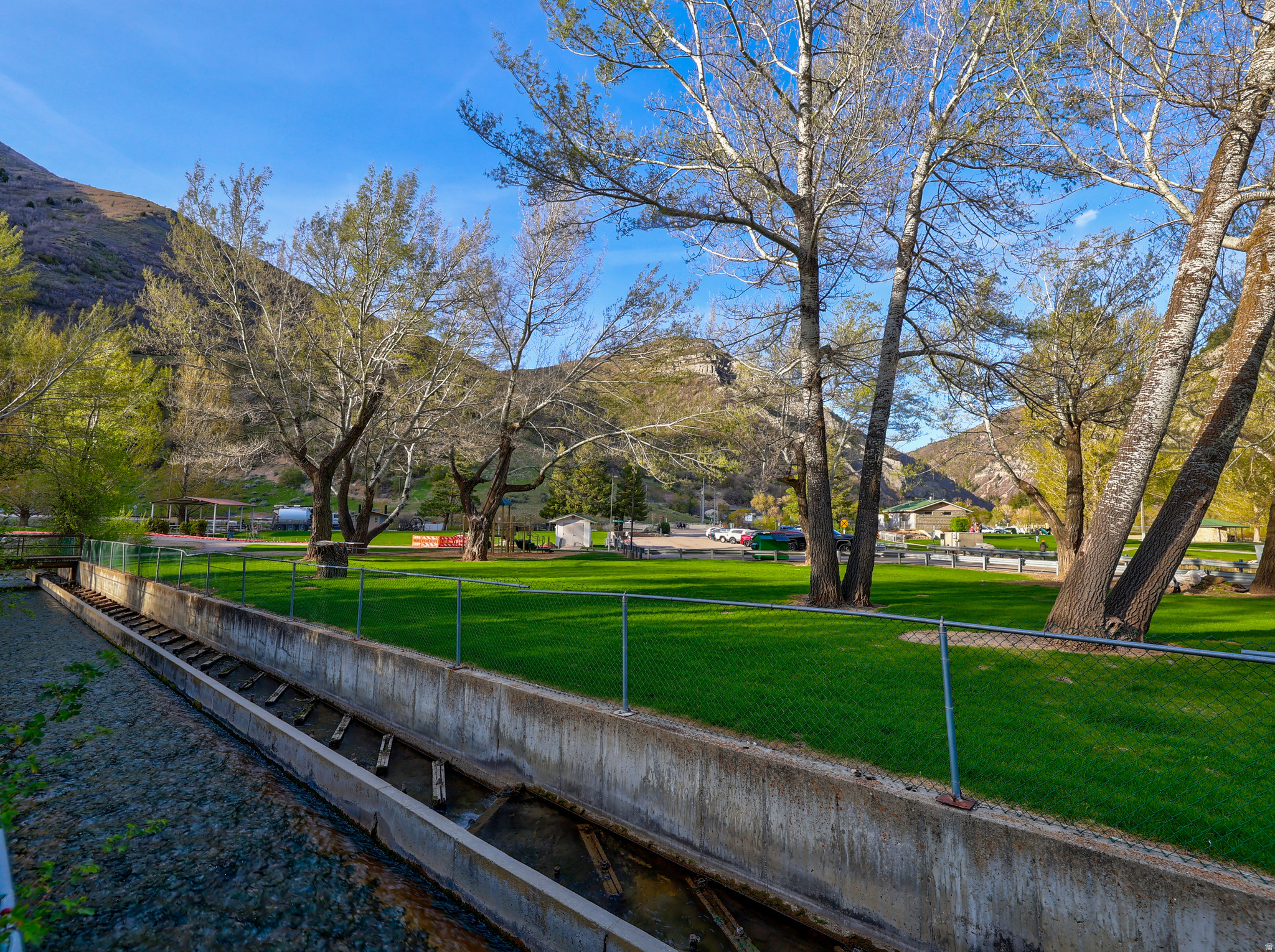 VIVIAN PARK - Residential