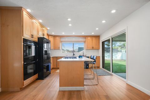 Tiny photo for 5749 S MCMILLAN CIR, Murray, UT 84107 (MLS # 2123163)