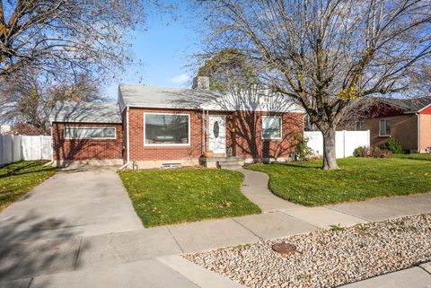 Photo of 5749 S MCMILLAN CIR, Murray, UT 84107 (MLS # 2123163)