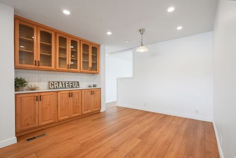 Tiny photo for 5749 S MCMILLAN CIR, Murray, UT 84107 (MLS # 2123163)