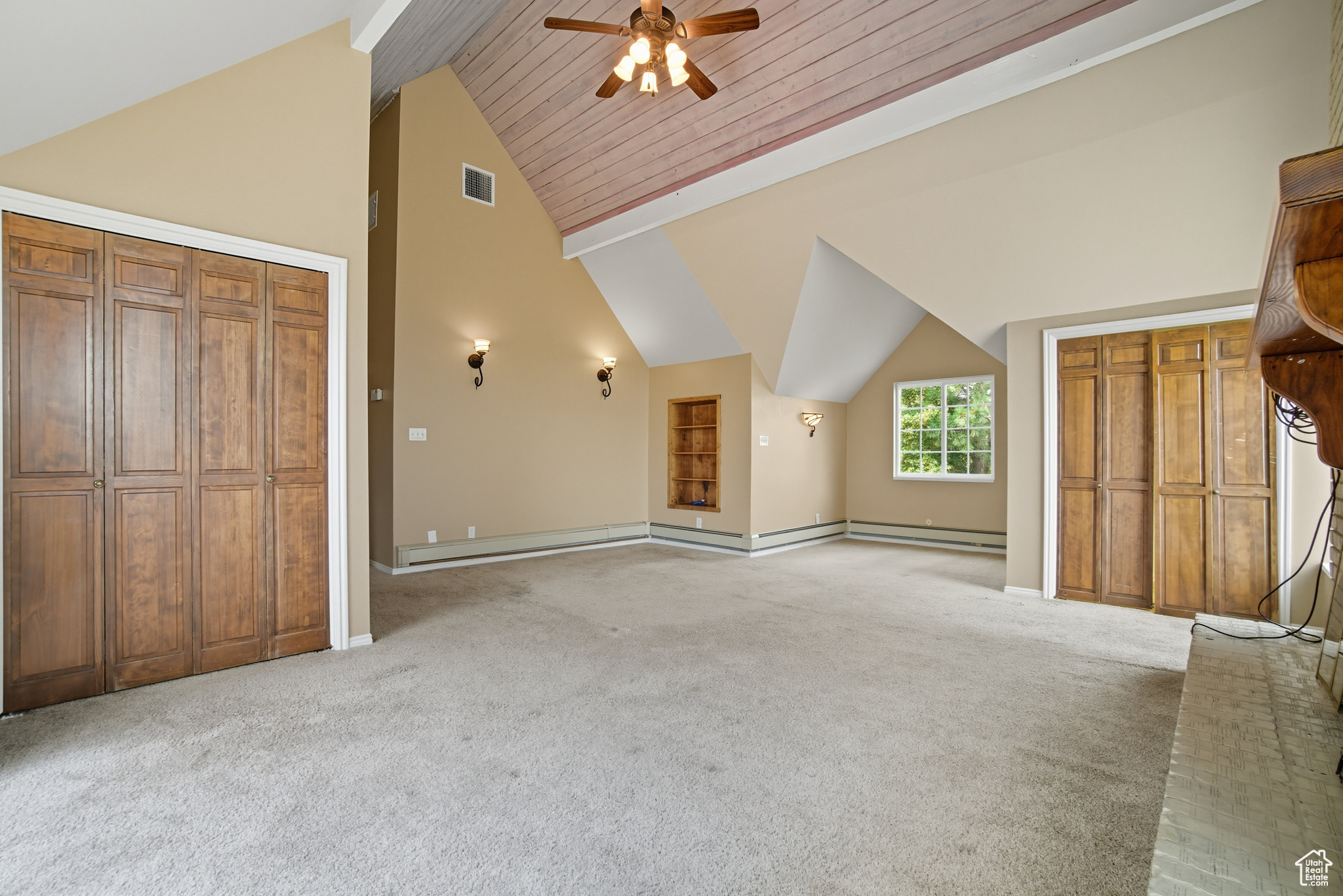 WOODLAND HILLS - Residential