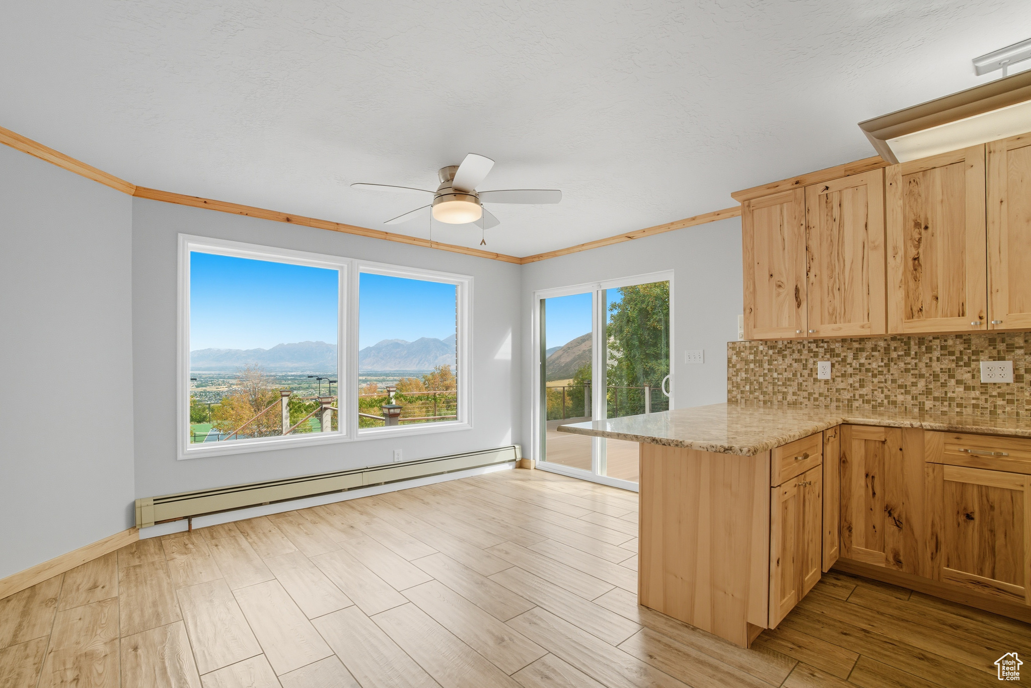 WOODLAND HILLS - Residential