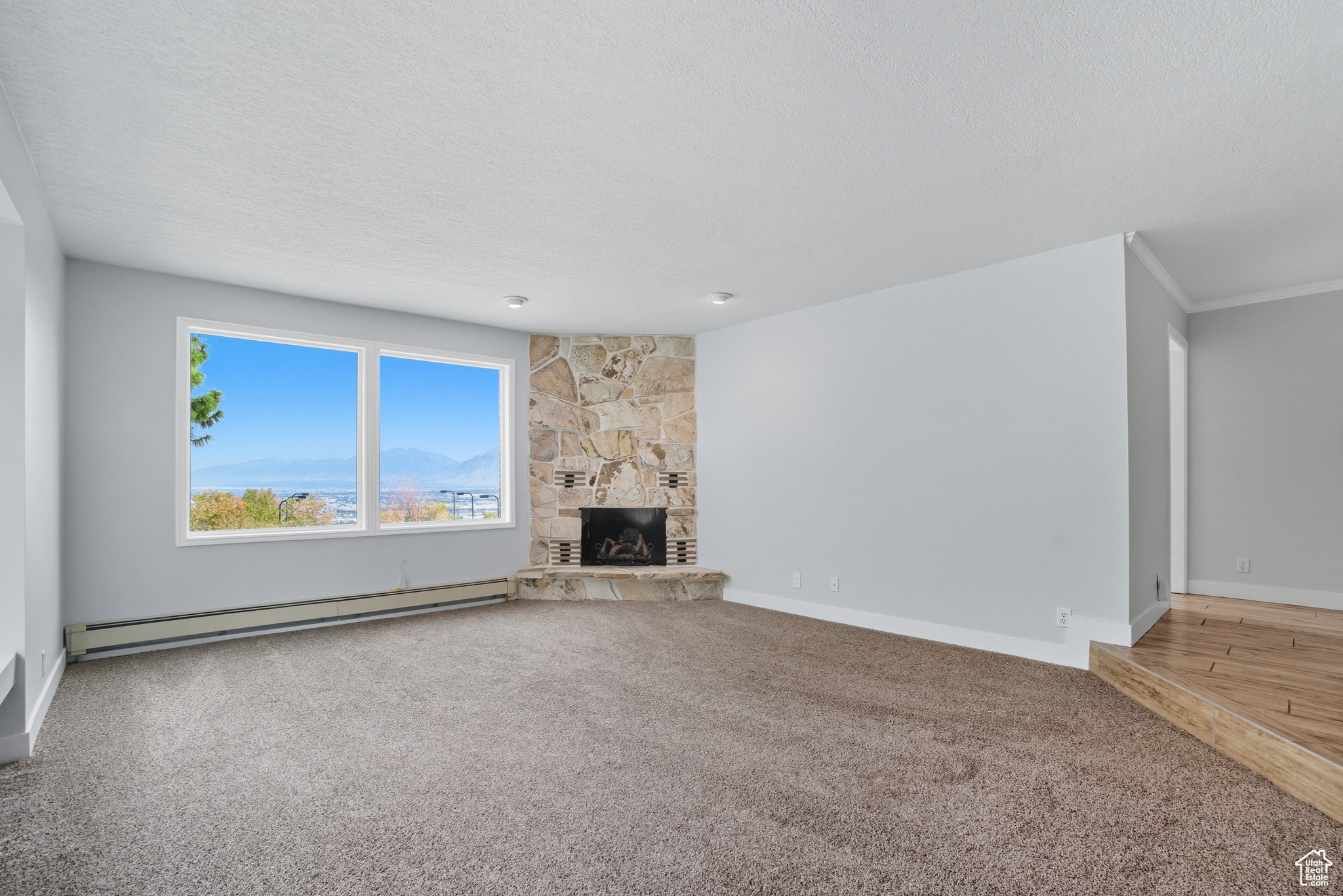 WOODLAND HILLS - Residential