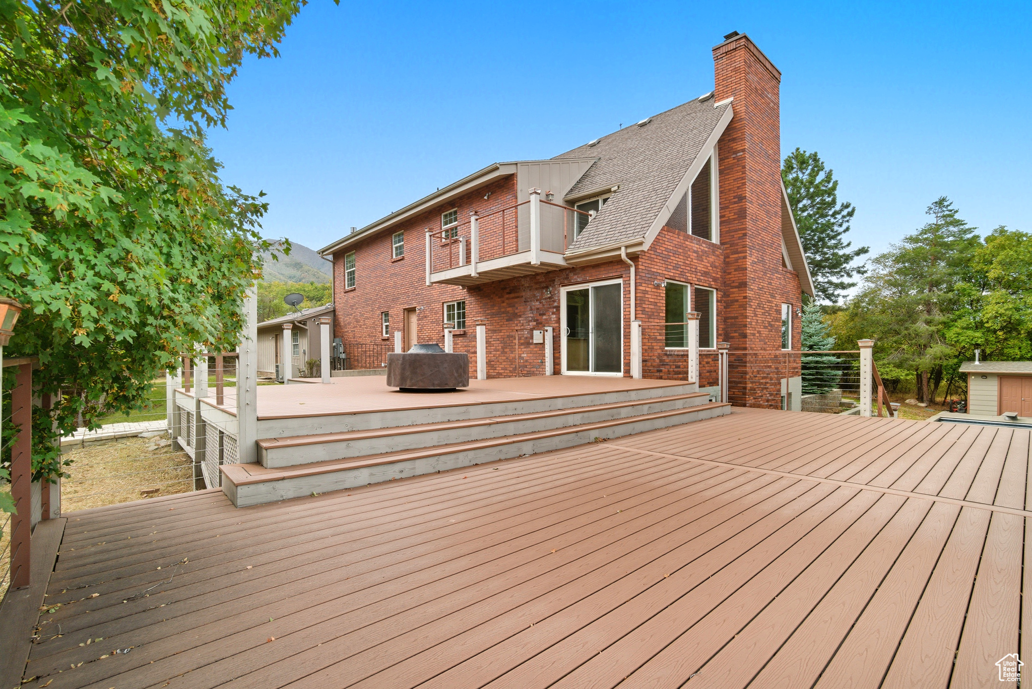 WOODLAND HILLS - Residential