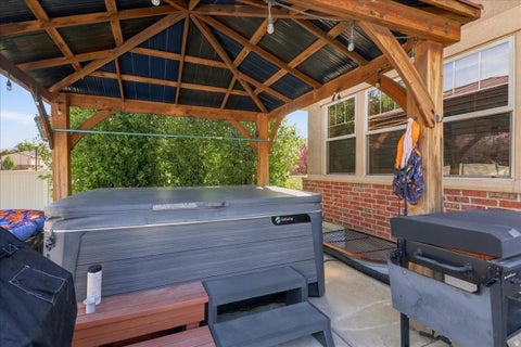Tiny photo for 554 W 2400 S, Syracuse, UT 84075 (MLS # 2184985)