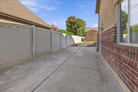 Tiny photo for 554 W 2400 S, Syracuse, UT 84075 (MLS # 2184985)