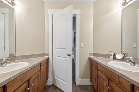 Tiny photo for 554 W 2400 S, Syracuse, UT 84075 (MLS # 2184985)