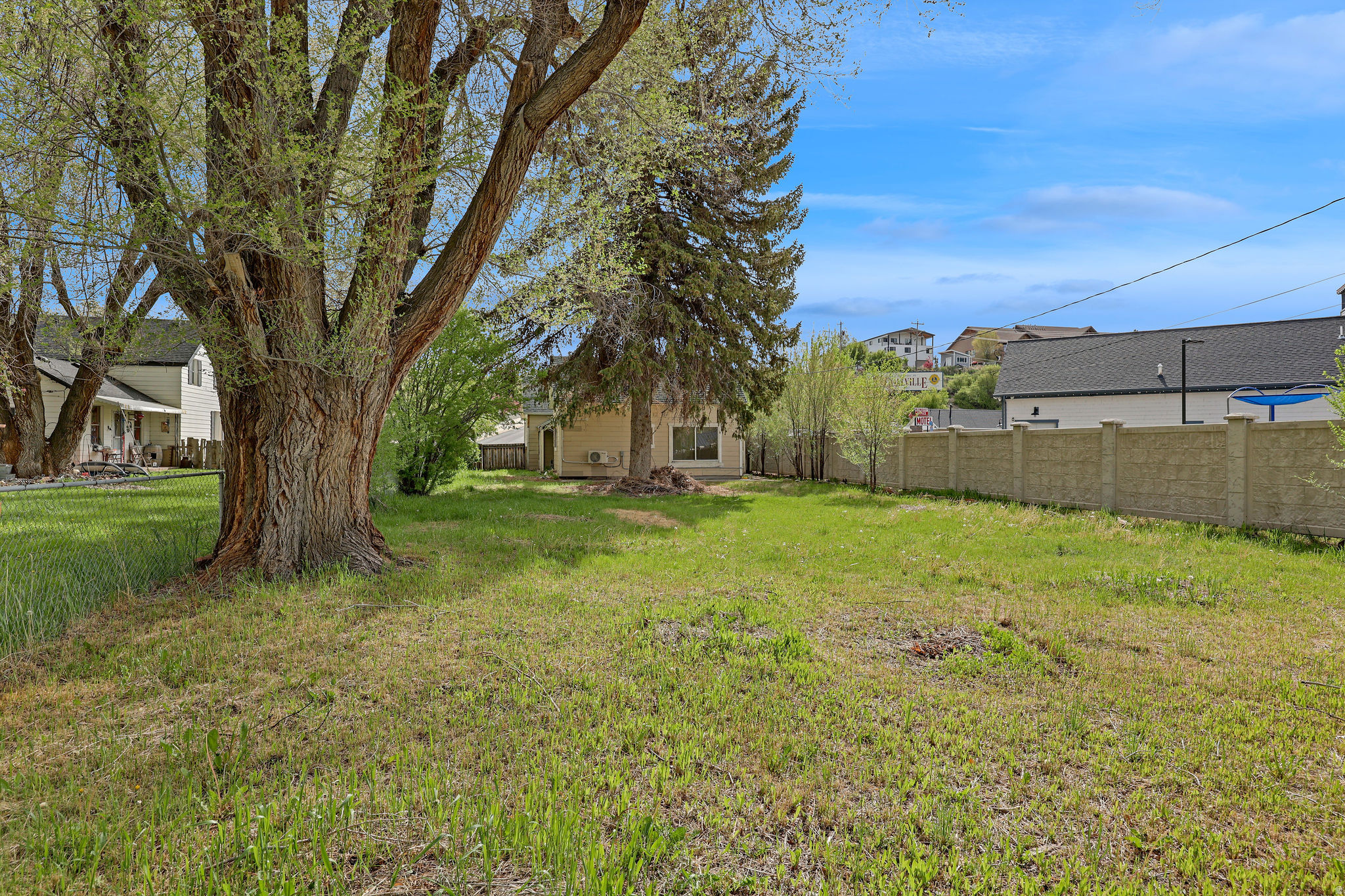 COALVILLE TOWN - Residential