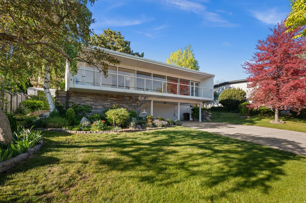 Photo of 631 E 12TH AVE N, Salt Lake City, UT 84103 (MLS # 2156642)