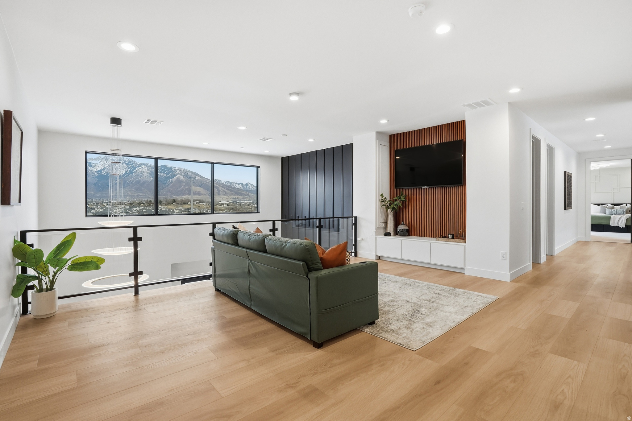 CLOVER RIDGE - Residential