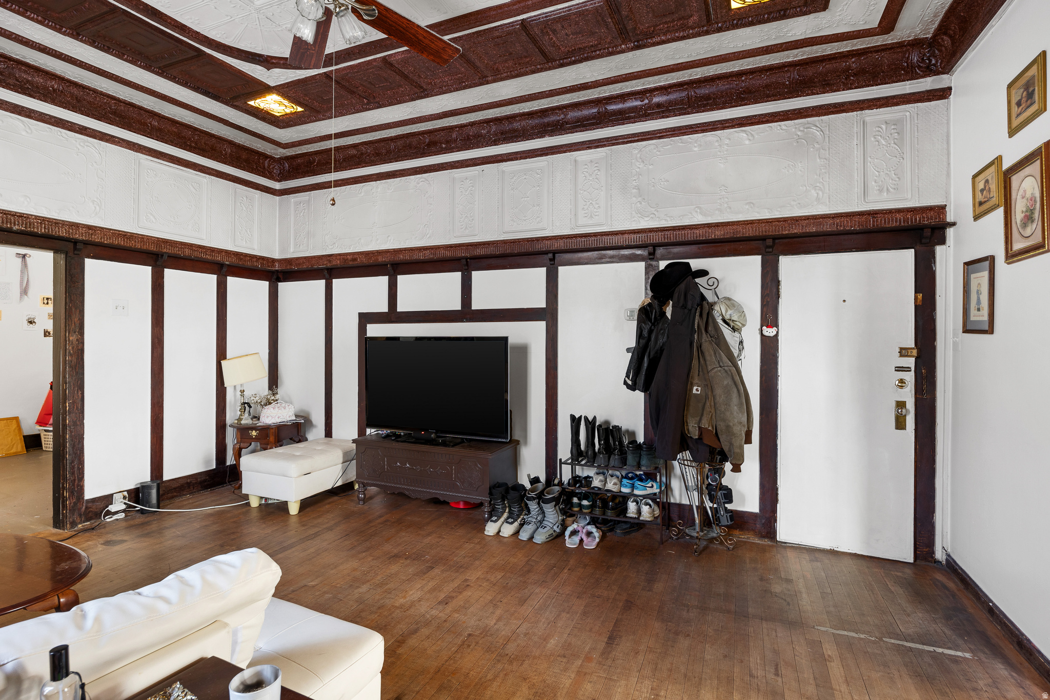 THE AVENUES - Residential Income